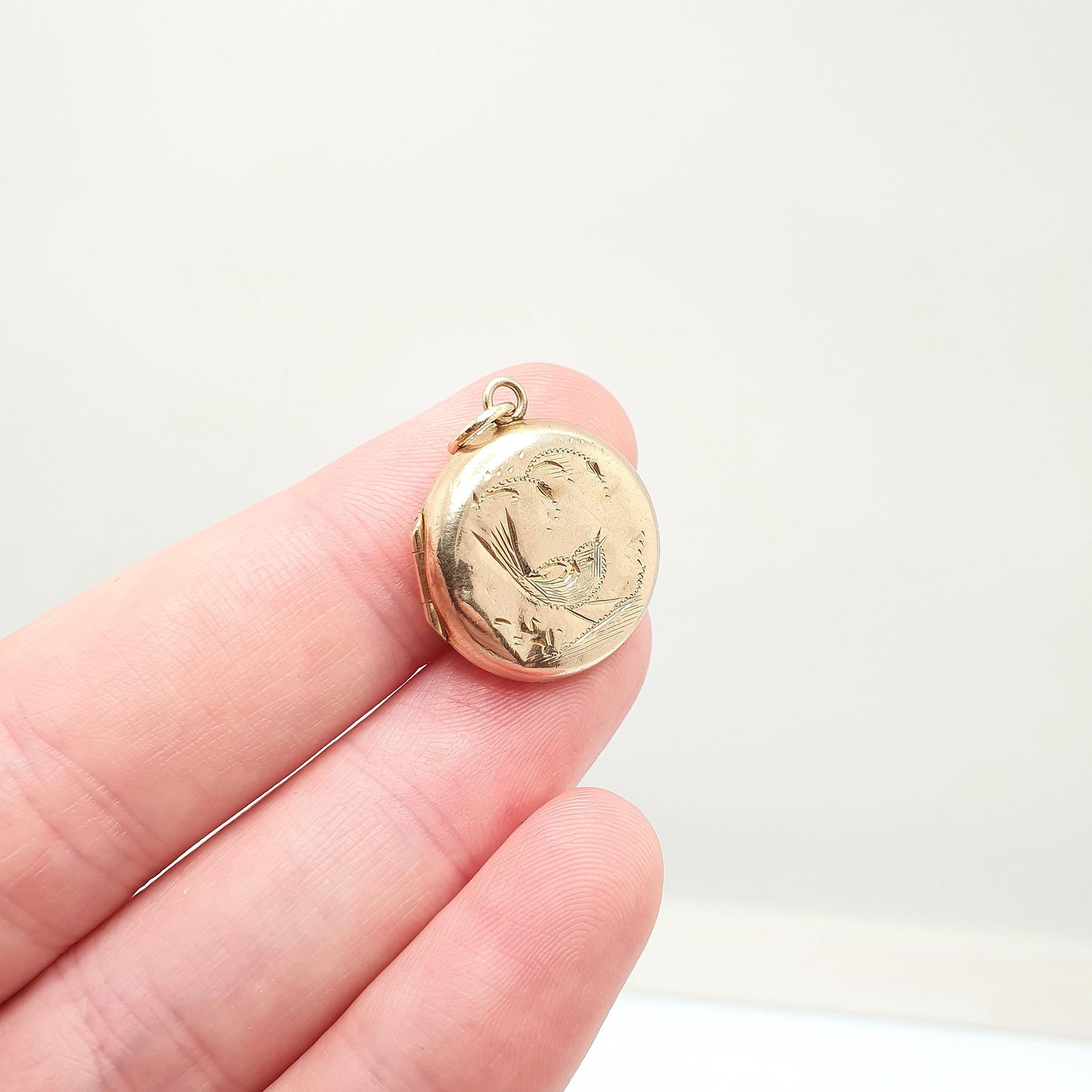 Antique 9ct Rose Gold Bird Locket Solid 9k 375 Small Round Circle Pendant Back & Front Necklace Jewelry Womens Jewellery