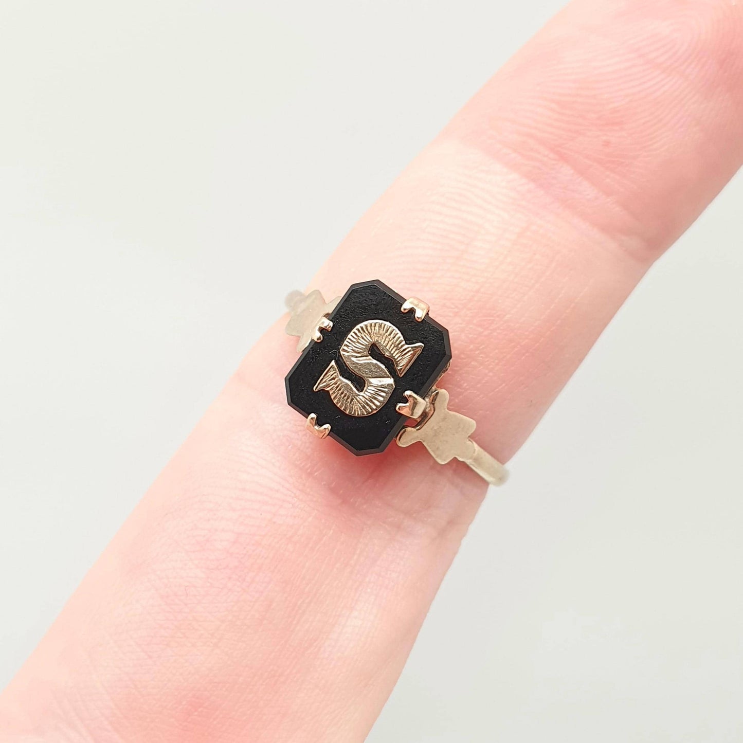 Antique 9ct Gold "S" S Initial Ring Art Deco Onyx Gemstone Signet Rectangular Letter Name Solid 9k 9kt Vintage Jewelry Jewellery