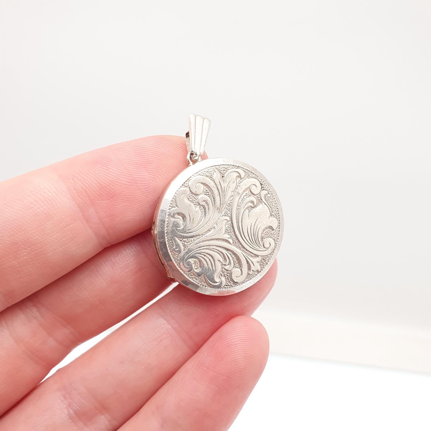 Vintage Georg Jensen Sterling Silver Locket Round Circle Scroll Pattern Necklace Pendant Picture Photo Jewellery Jewelry