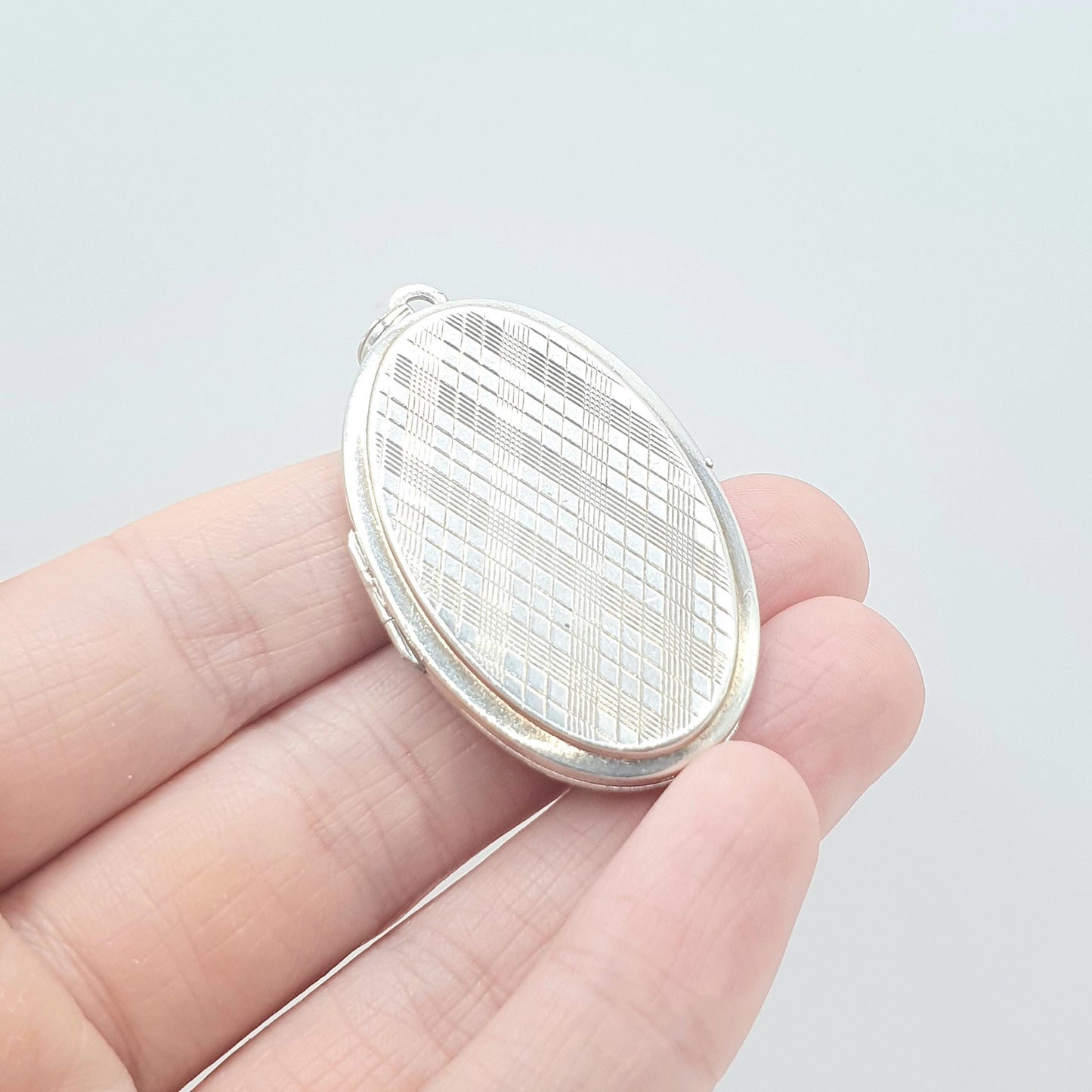 Vintage Sterling Silver Oval Locket Chequered Pattern Picture Photo Keepsake Large Big Solid 925 Womens Jewelry Jewellery