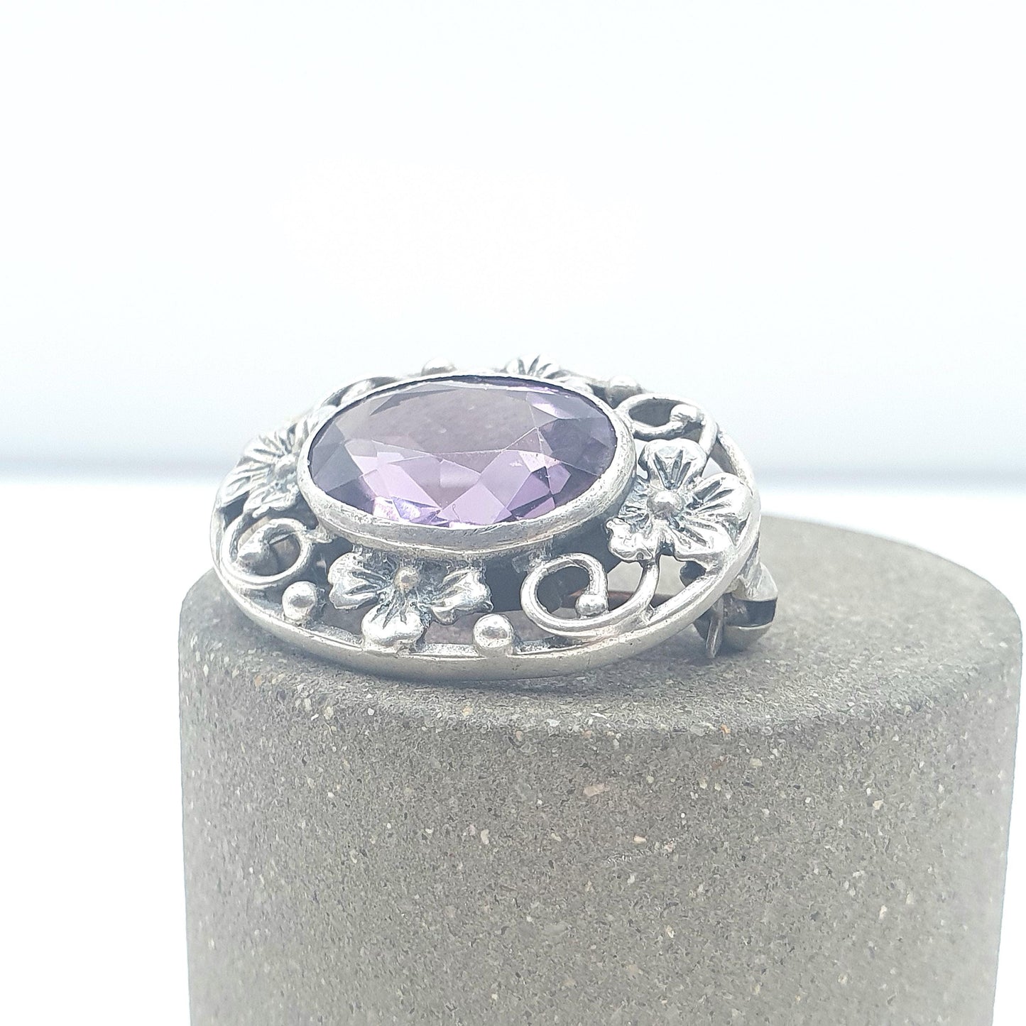 Old Vintage Solid Silver Amethyst Brooch Bernard Instone Style Art Deco Flower Border Purple Gemstone Ladies Womens Jewelry Jewellery