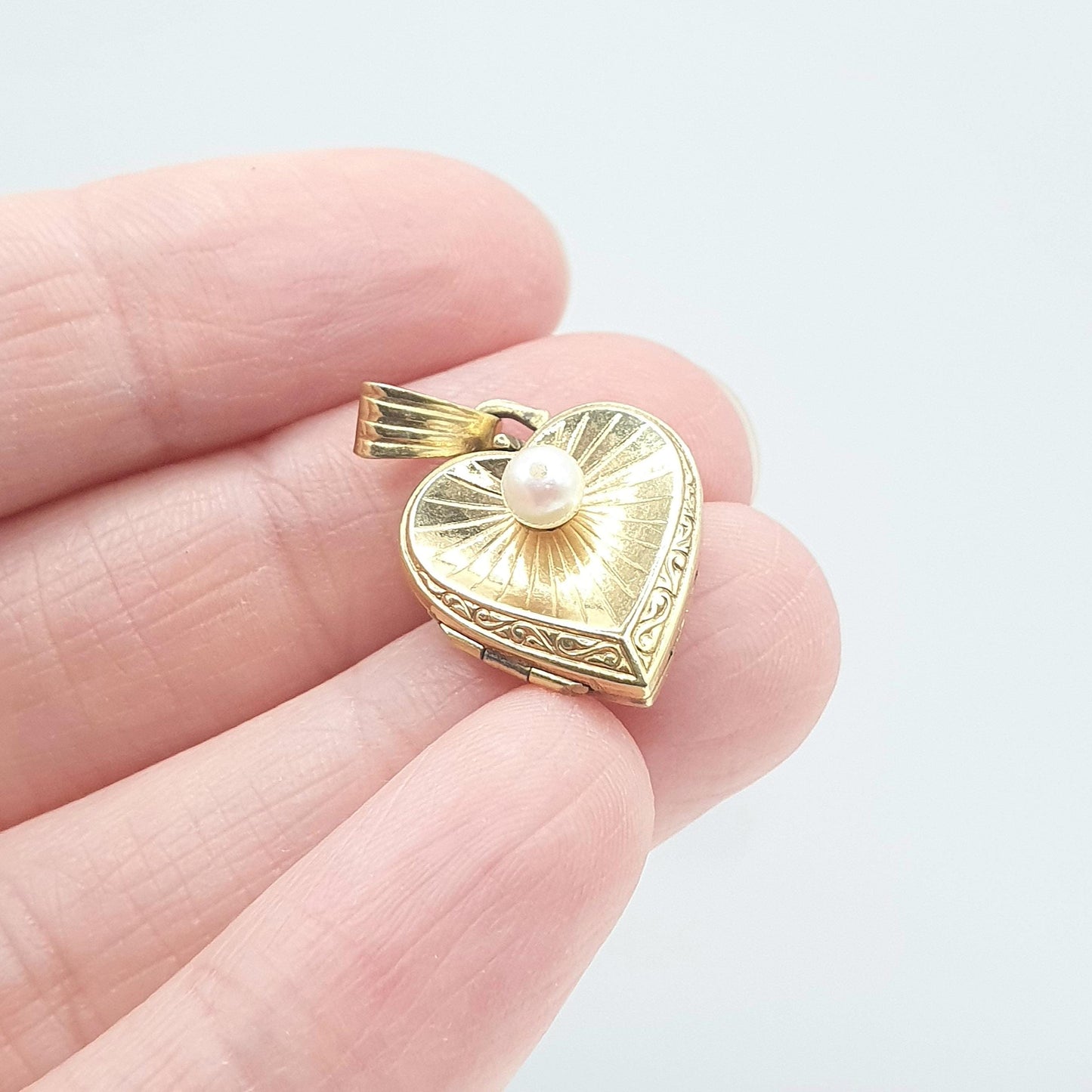 Vintage Rolled Gold Heart Locket Pearl Centre Gold Filled Necklace Pendant Picture Photo Cute Gift Retro Jewelry Jewellery