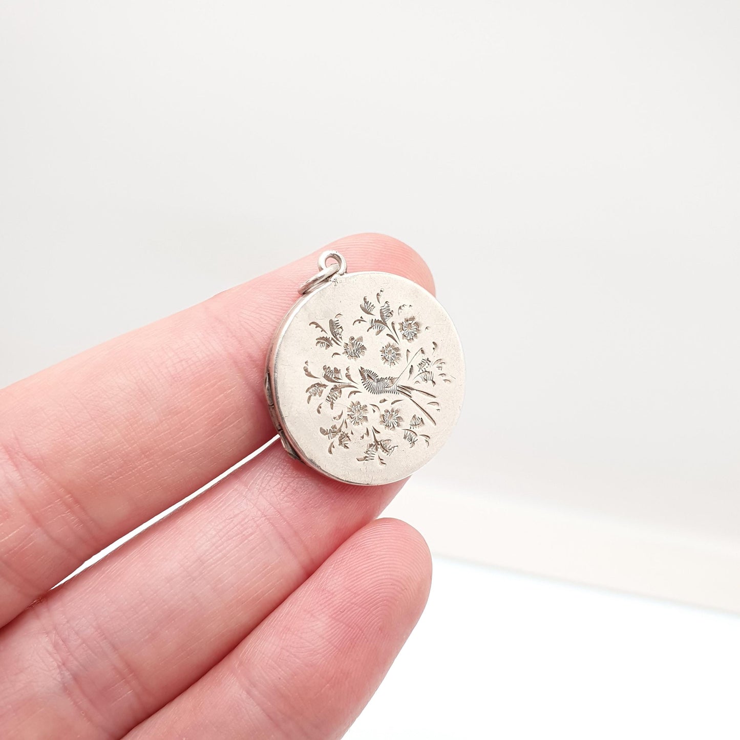 Antique Sterling Silver Bird Locket Round Circle Hand Engraved Necklace Vintage Pendant Picture Photo Jewelry Jewellery