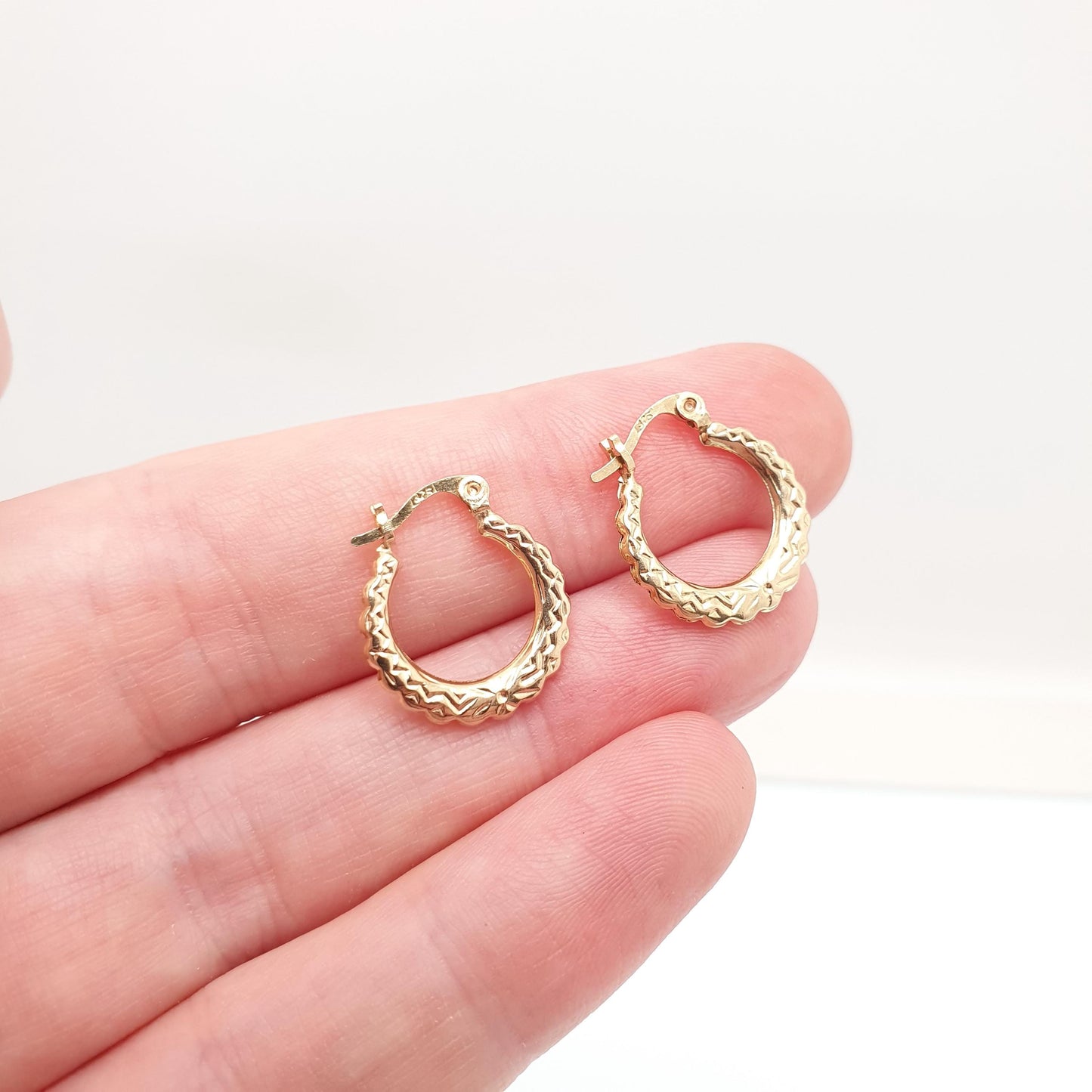Vintage 9ct 375 Gold Faceted Hoop Earrings Gypsy Creole Yellow 9k 9 Carat 1980s Small Girls Womens Jewelry Jewellery