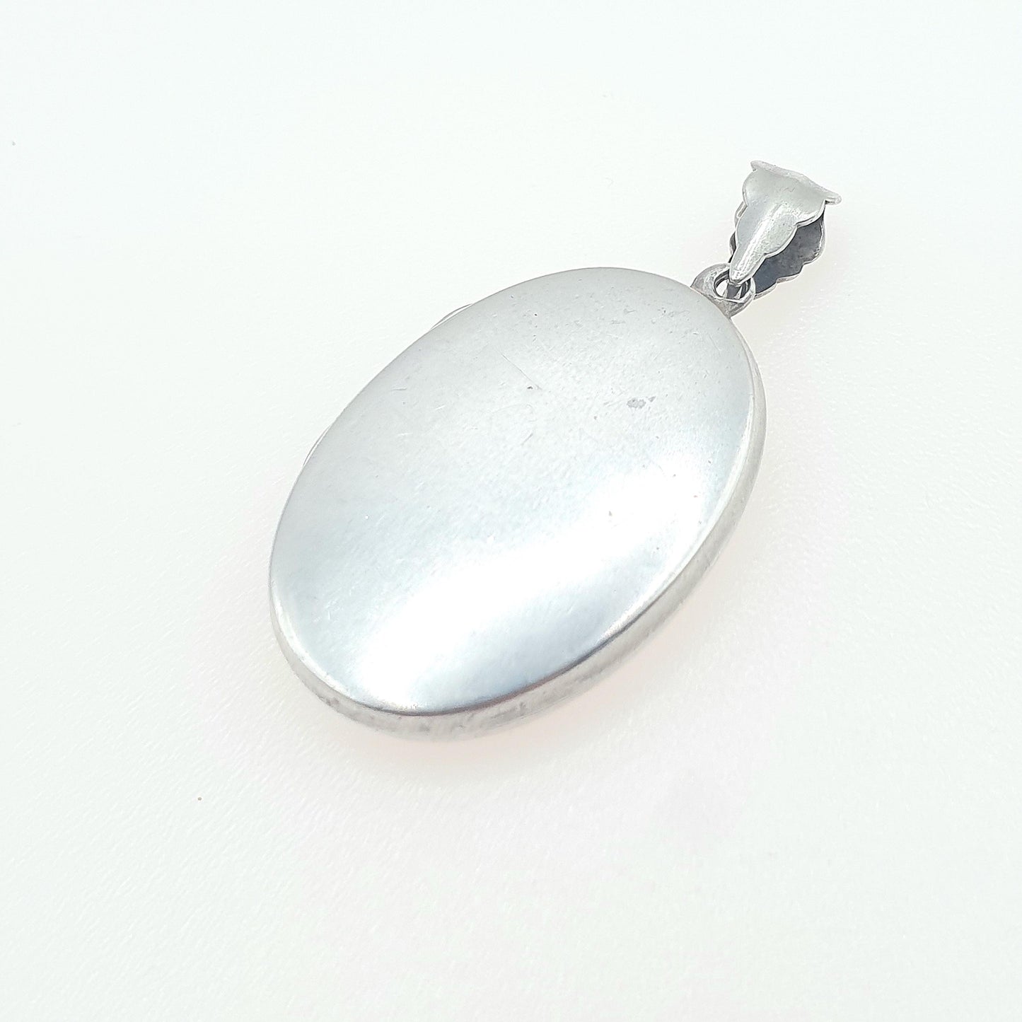 Vintage Sterling Silver Oval Locket Plain Faces Smooth Retro Pendant Necklace Photo Picture Gift Jewelry Womens Mens Unisex Jewellery