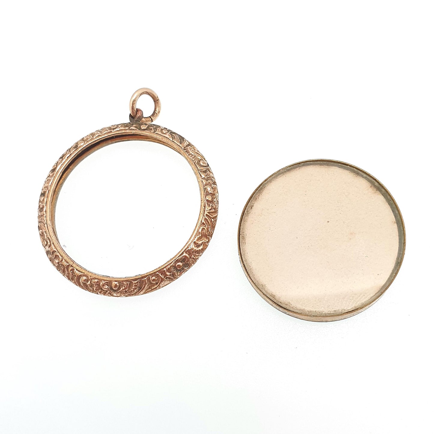 Antique Rolled Gold Victorian Locket Pendant Necklace Chased Border Round Circle Shape Vintage Gold Filled Womens Jewelry Jewellery