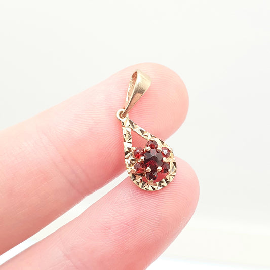 Vintage 9ct 9k Gold Garnet Pendant Necklace Bohemian Style Genuine Red Gemstone Teardrop Pear Cluster Solid 375 Womens Jewellery Jewelry