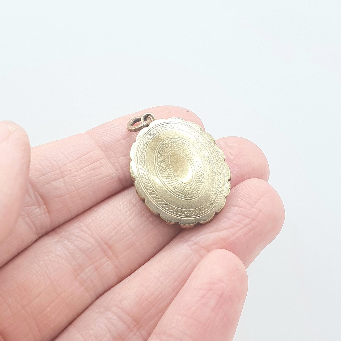 Antique Victorian Gold Tone Locket Necklace Pendant Photo Oval Base Metal Engine Turned Pattern Vintage Womens Ladies Jewellery Jewelry