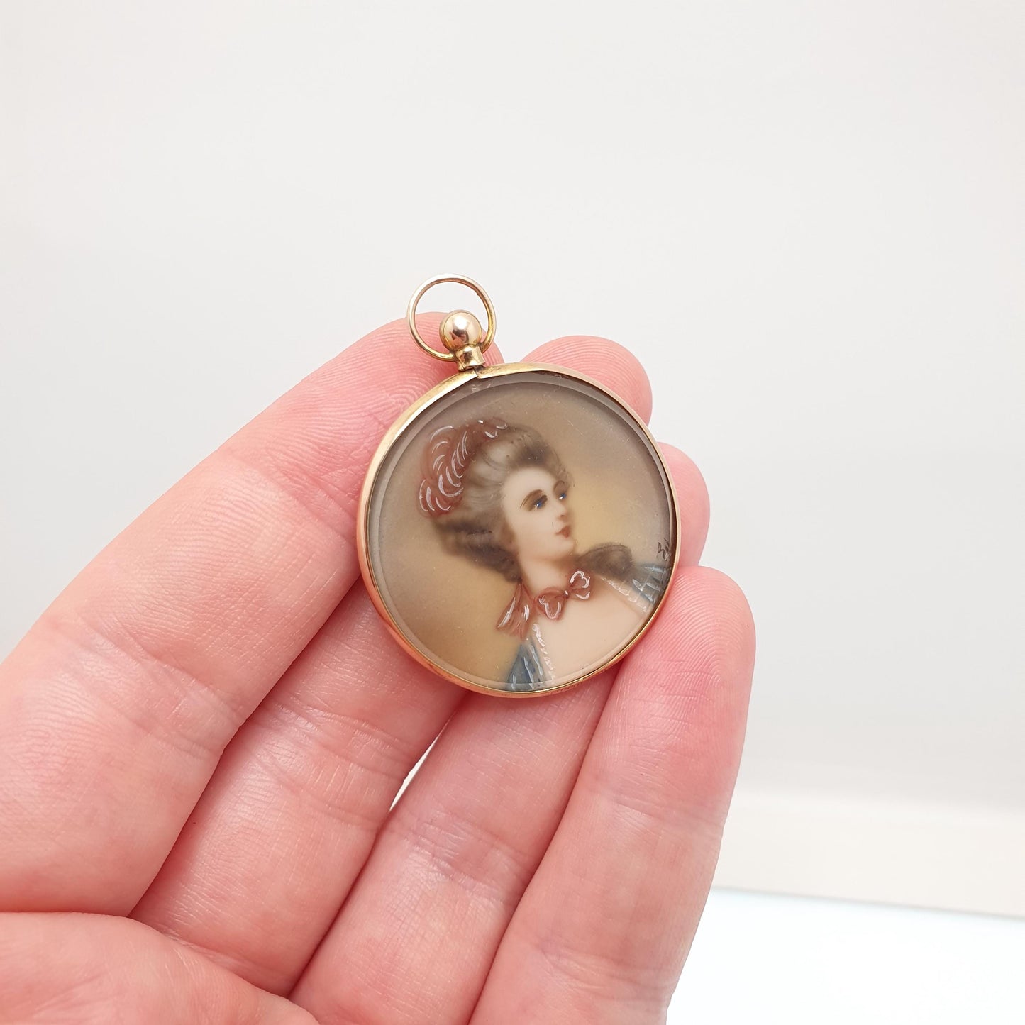 Antique 9ct Gold Locket Pendant Necklace Solid 375 9k 9kt Round Circle Vintage Photo Picture Glass Jewelry Jewellery