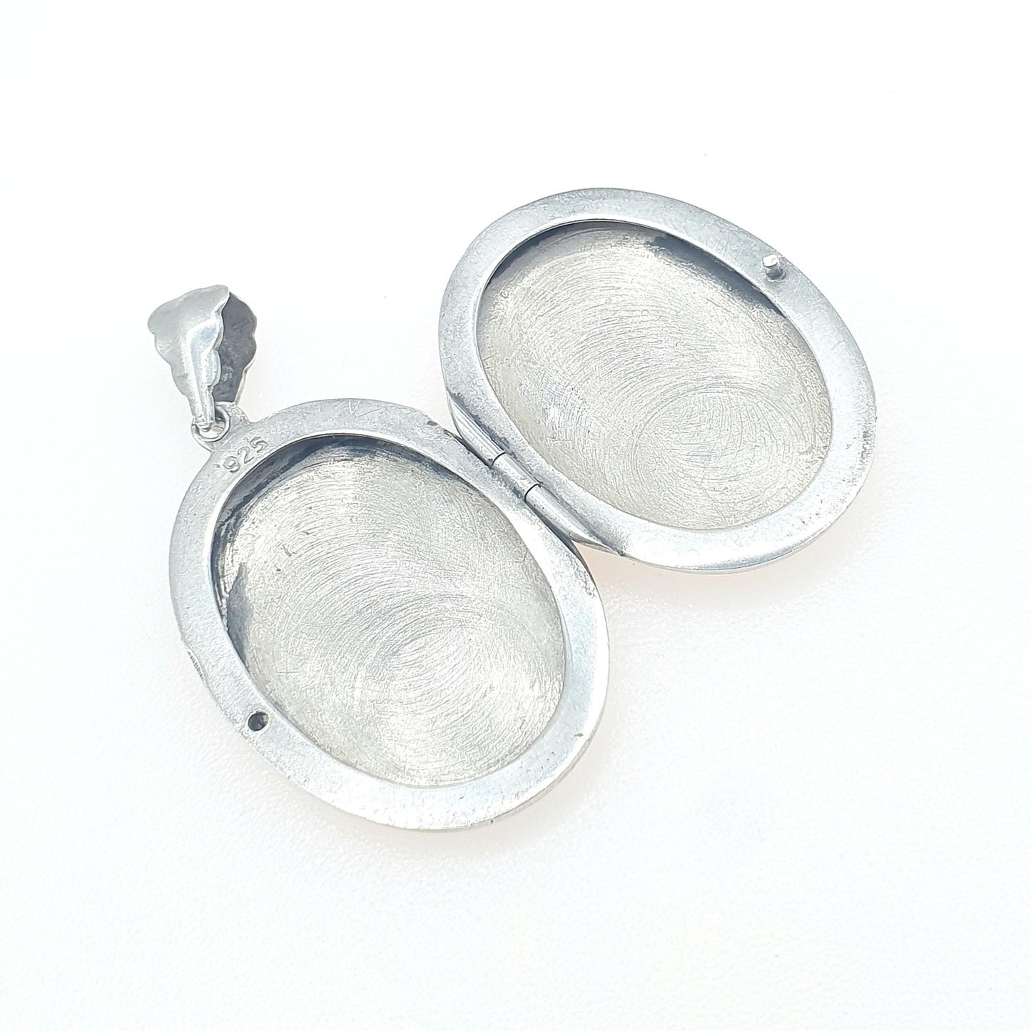 Vintage Sterling Silver Oval Locket Plain Faces Smooth Retro Pendant Necklace Photo Picture Gift Jewelry Womens Mens Unisex Jewellery