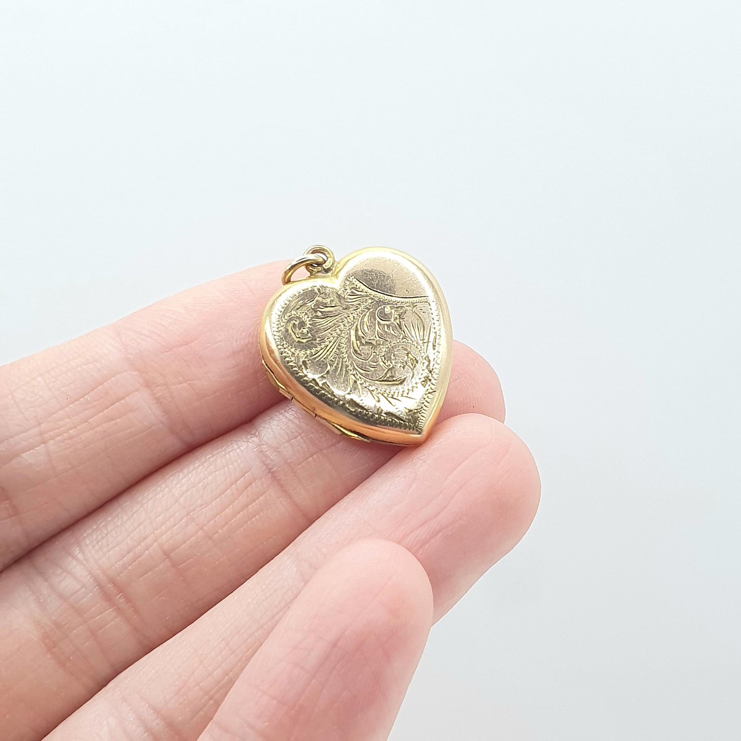 Antique Rolled Gold Heart Locket Yellow Necklace Pendant Gift Photo Vintage Jewellery Engraved Gold Filled