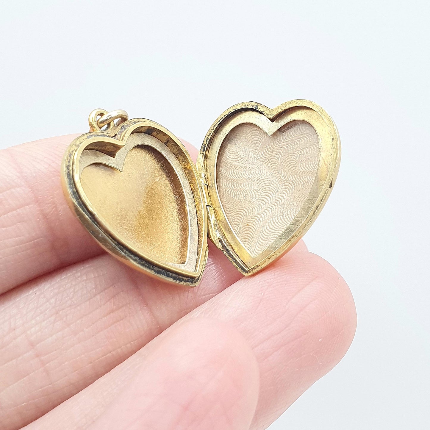 Antique Rolled Gold Heart Locket Yellow Necklace Pendant Gift Photo Vintage Jewellery Engraved Gold Filled