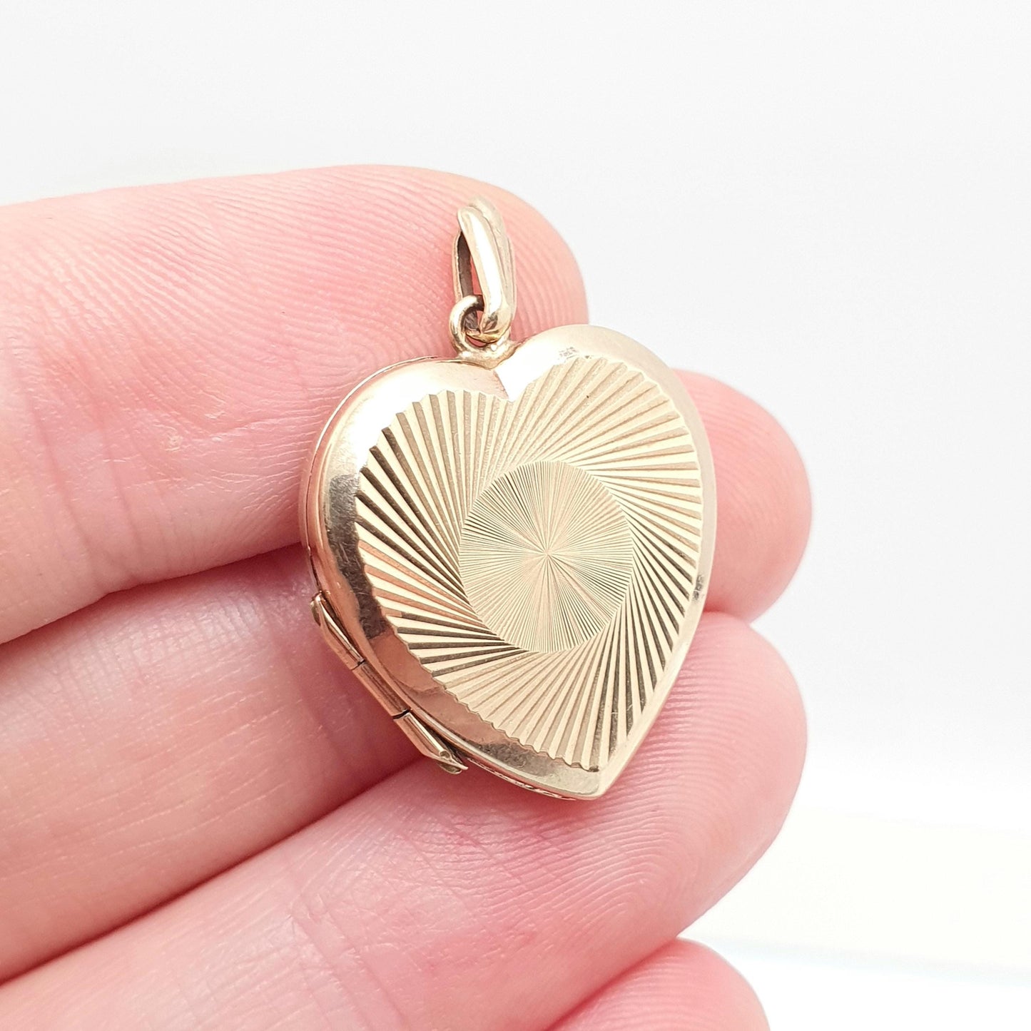 Old Vintage 9ct Gold Heart Locket Gyroscope Solid 9k 375 Pendant Small Cute Fine Estate Gift Back & Front Necklace Jewelry Womens Jewellery