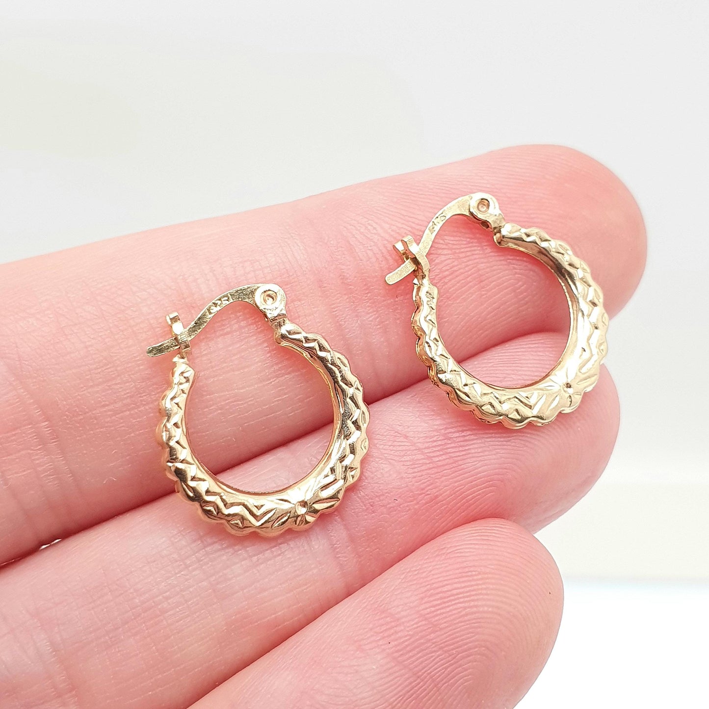 Vintage 9ct 375 Gold Faceted Hoop Earrings Gypsy Creole Yellow 9k 9 Carat 1980s Small Girls Womens Jewelry Jewellery