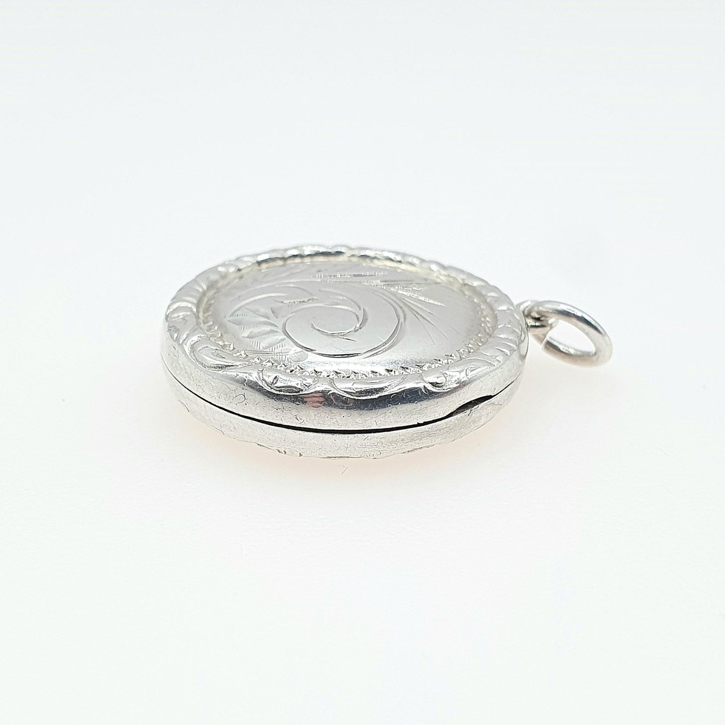 Vintage Sterling Silver Round Locket Chased Border Circle Picture Pendant Necklace Scroll Engraving Ladies Womens Jewelry Jewellery Mens
