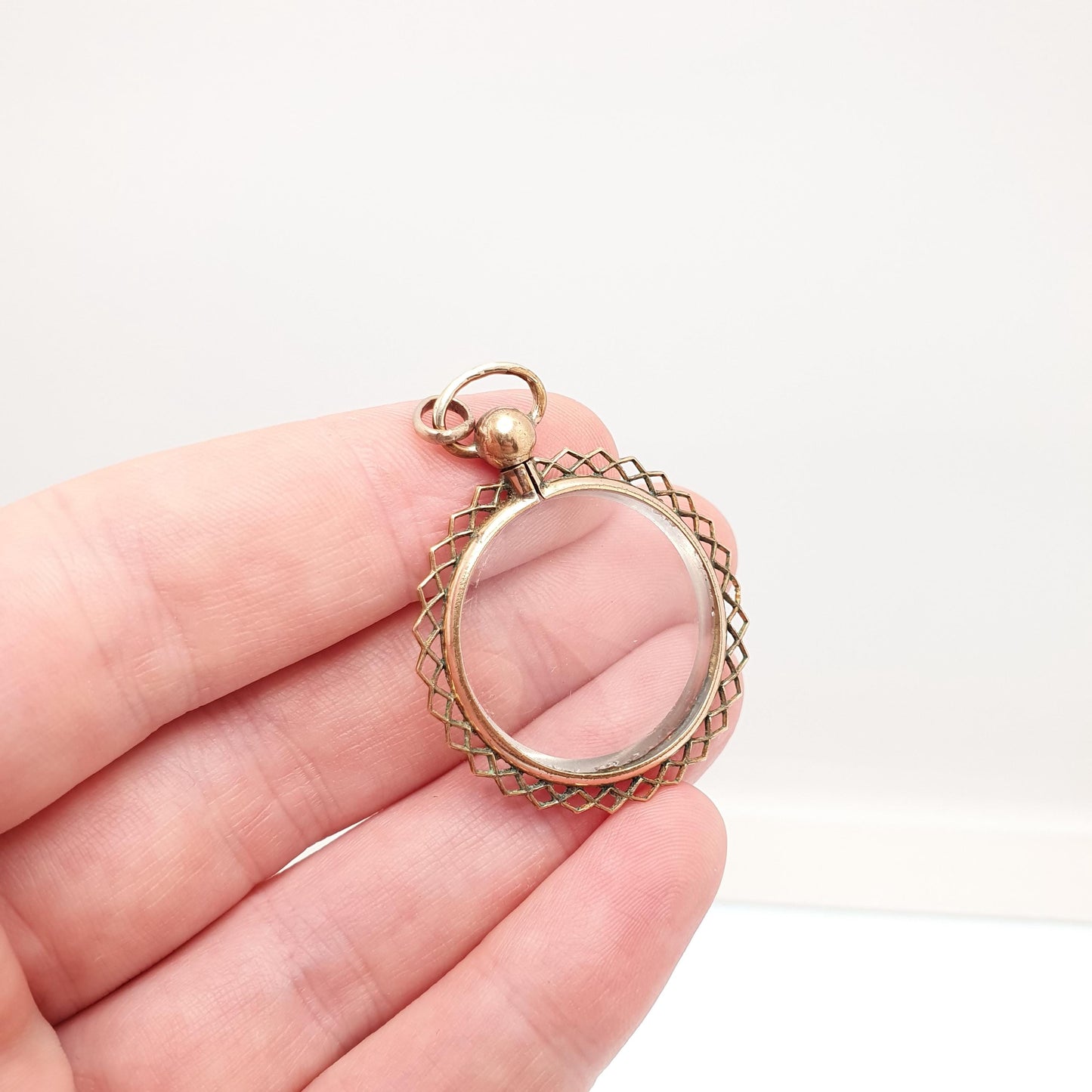 Antique Rose Rolled Gold Locket Picture Pendant Gold Filled Double Sided Round Circle Necklace Photo Vintage