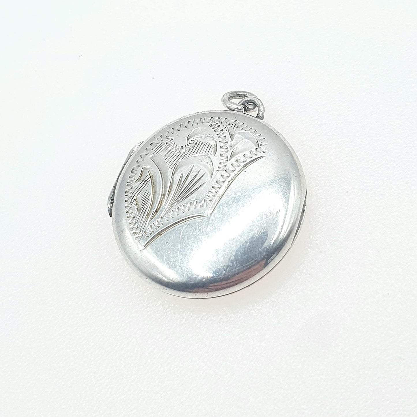 Vintage Sterling Silver Round Locket Circle Engraved Picture Photo 1977 Pendant Necklace Ladies Womens Jewelry Jewellery Mens