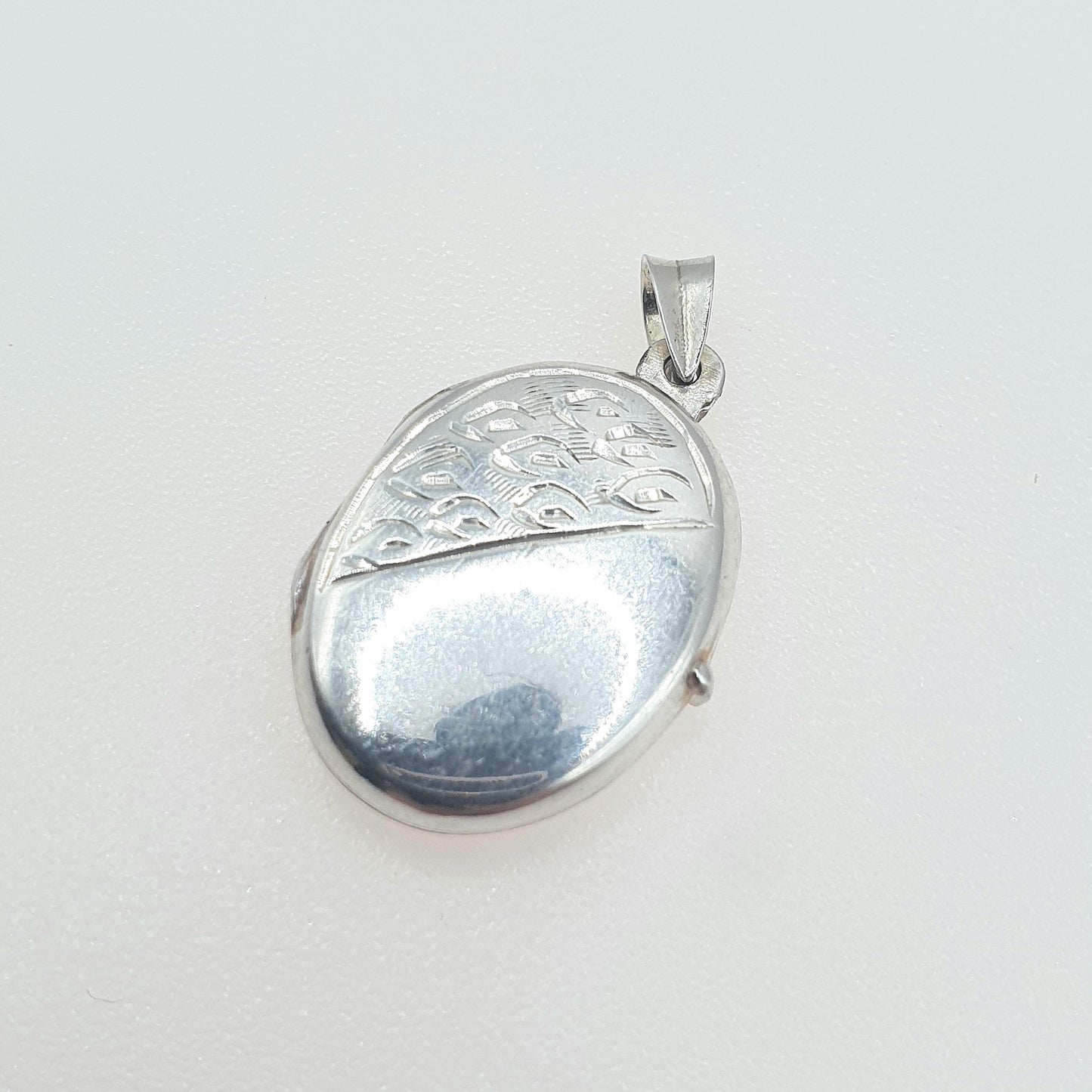 Vintage Sterling Silver Small Oval Locket Engraved Face Necklace Pendant Photo Gift Jewelry Womens Jewellery Ladies Large