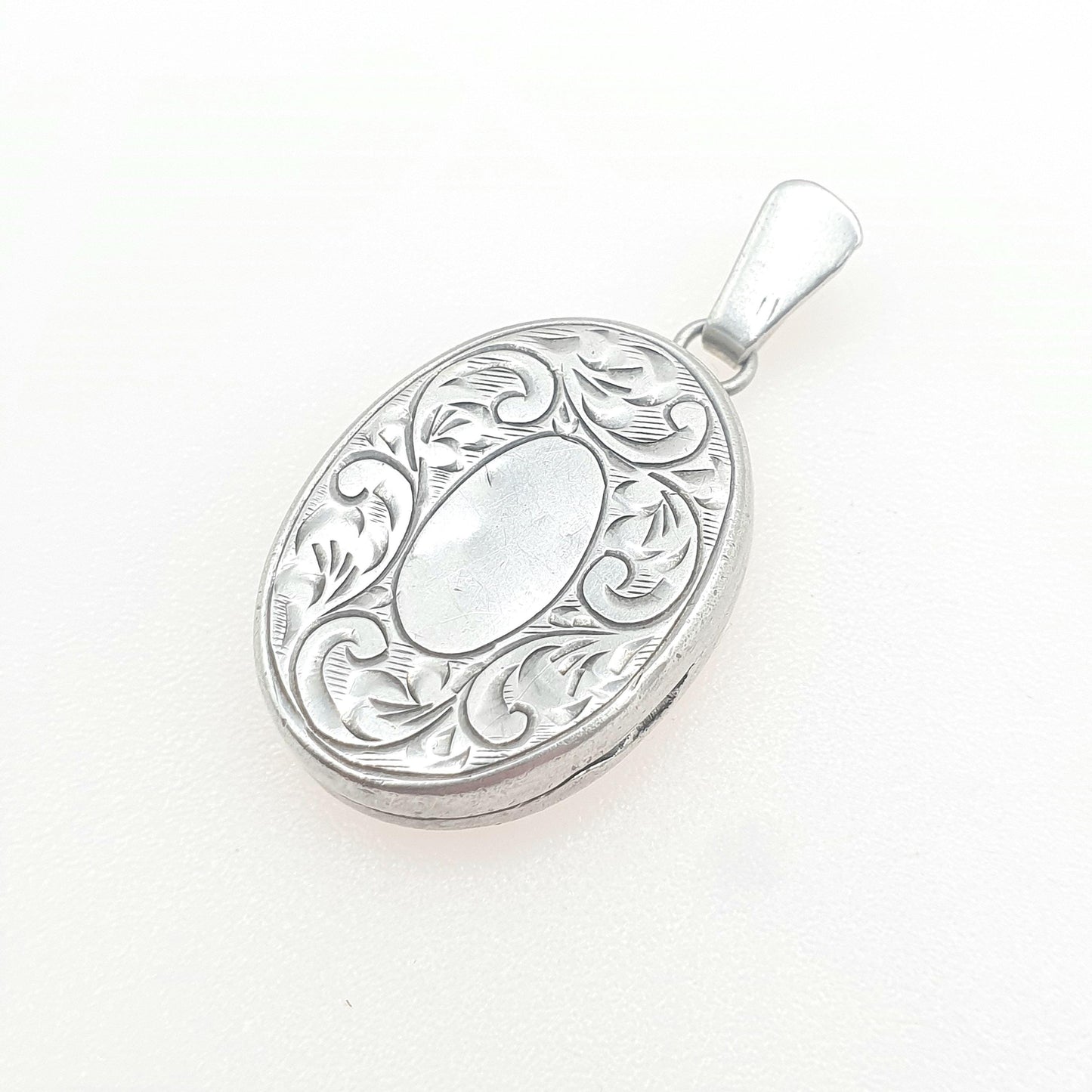 Vintage Sterling Silver Oval Locket Scroll Engraved Face Photo Keepsake Gift Pendant Necklace Womens Unisex Jewelry Jewellery