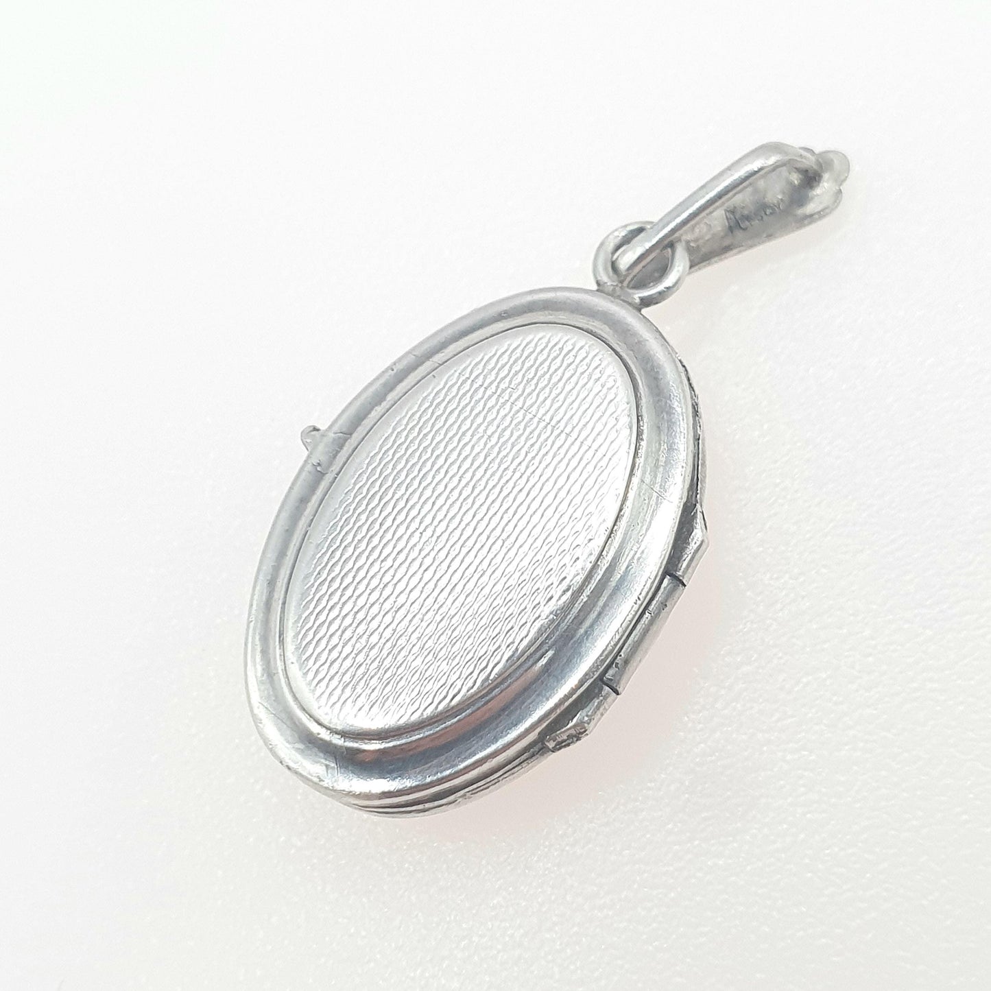 Vintage Solid Silver Mother of Pearl Locket Heart Centre White Shell Keepsake Photo Cute Sweetheart Ladies Womens Jewelry Jewellery