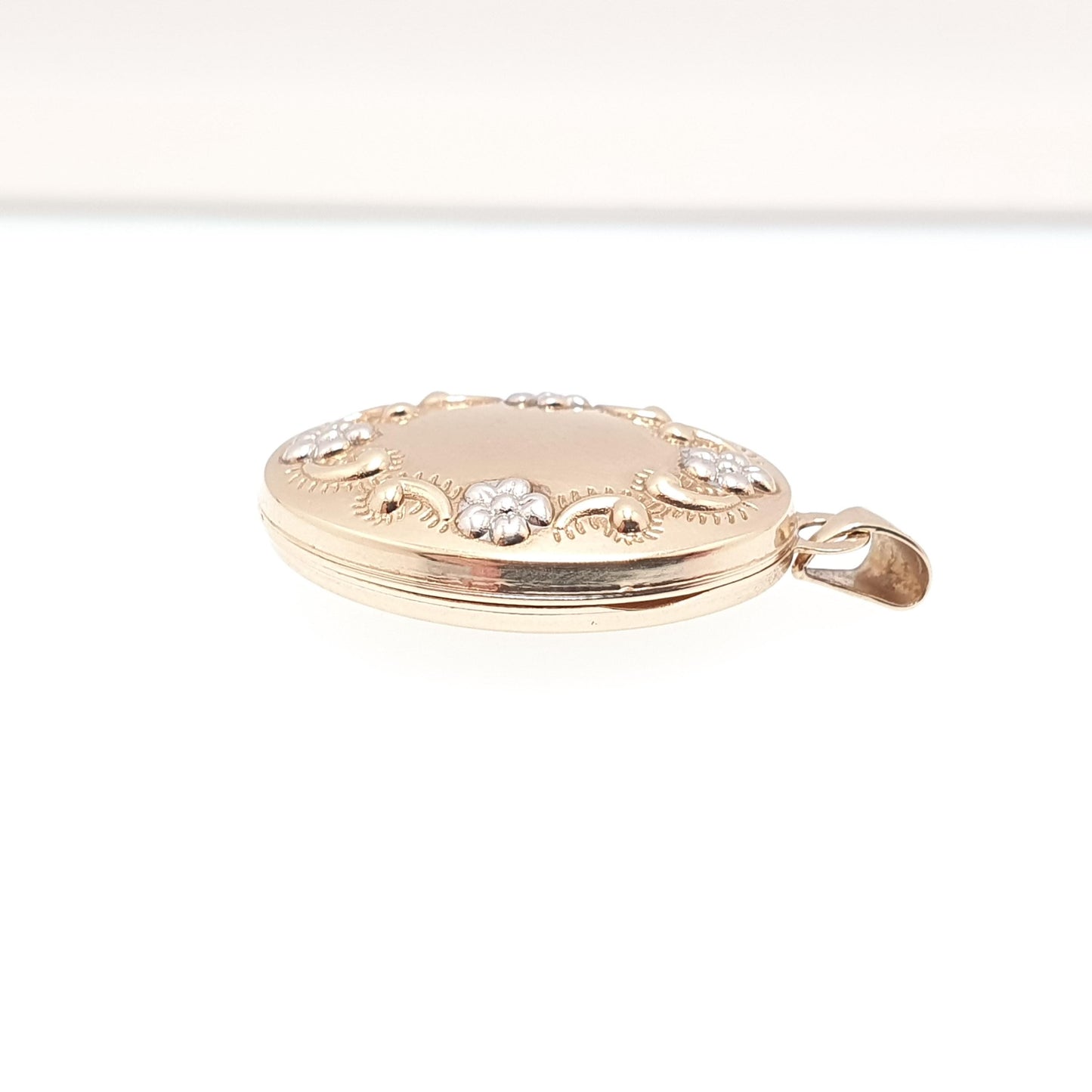 Vintage Solid 9ct 9k Gold Locket Oval All 375 9 Carat Gold Flower Embossed Necklace Photo Picture Pendant