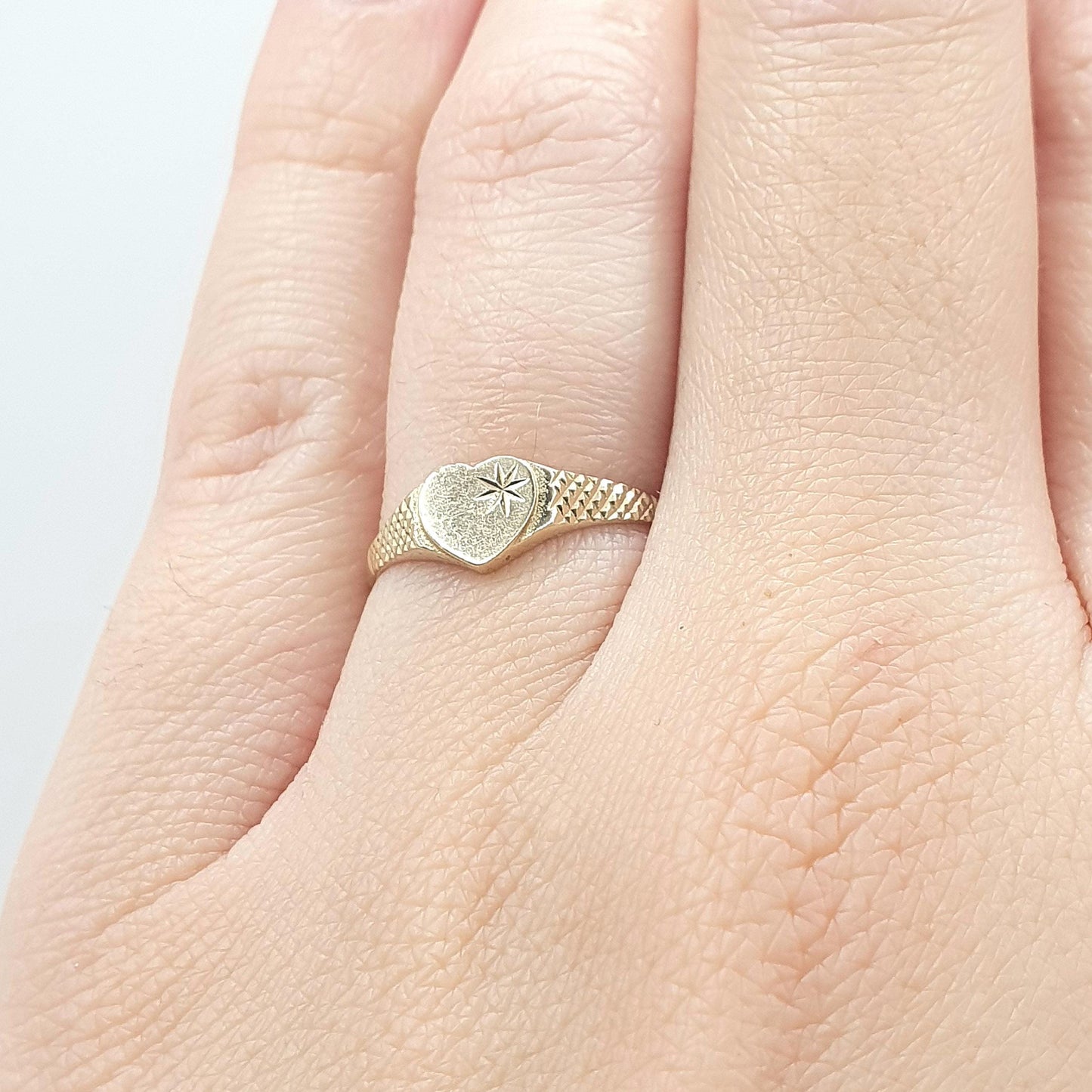 Vintage 9ct Gold Heart Signet Ring Star Engraved Love and Loyalty Mens Womens Unisex Jewelry Antique Jewellery