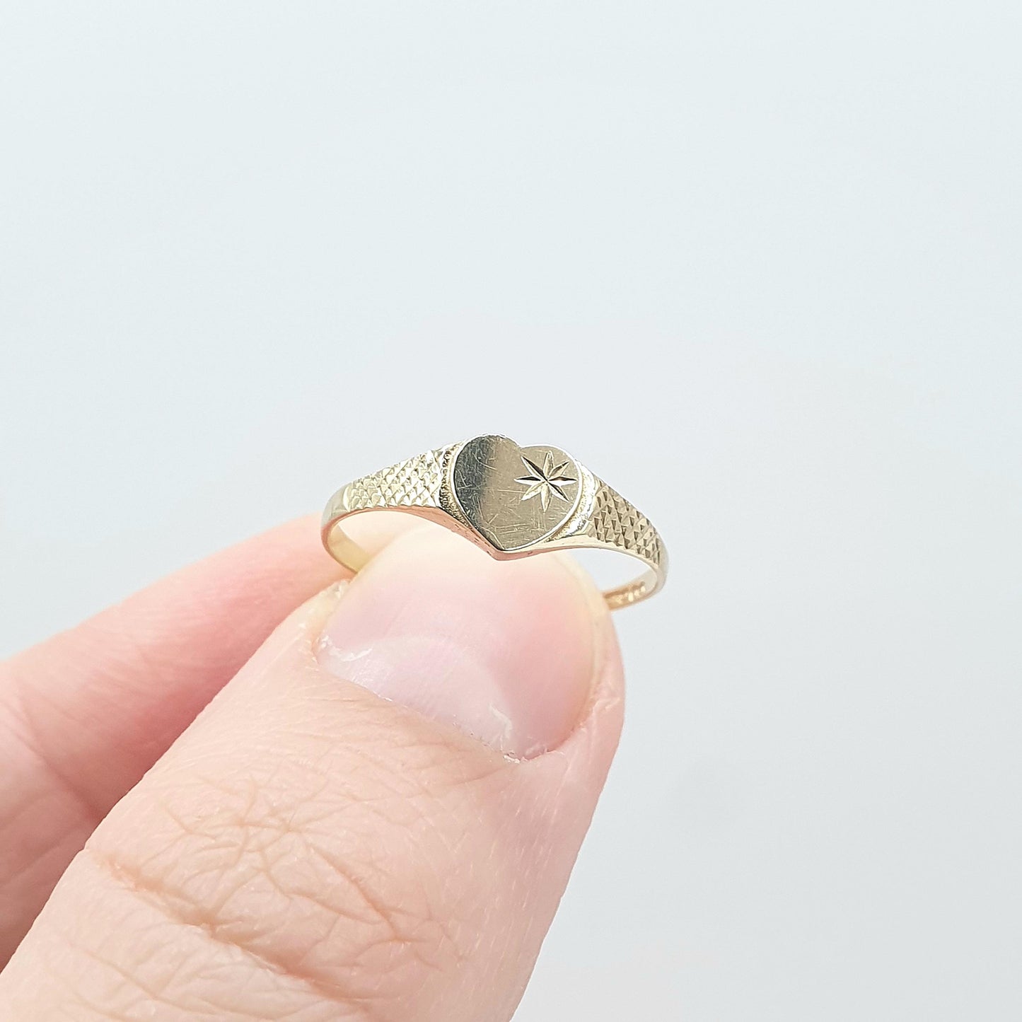 Vintage 9ct Gold Heart Signet Ring Star Engraved Love and Loyalty Mens Womens Unisex Jewelry Antique Jewellery