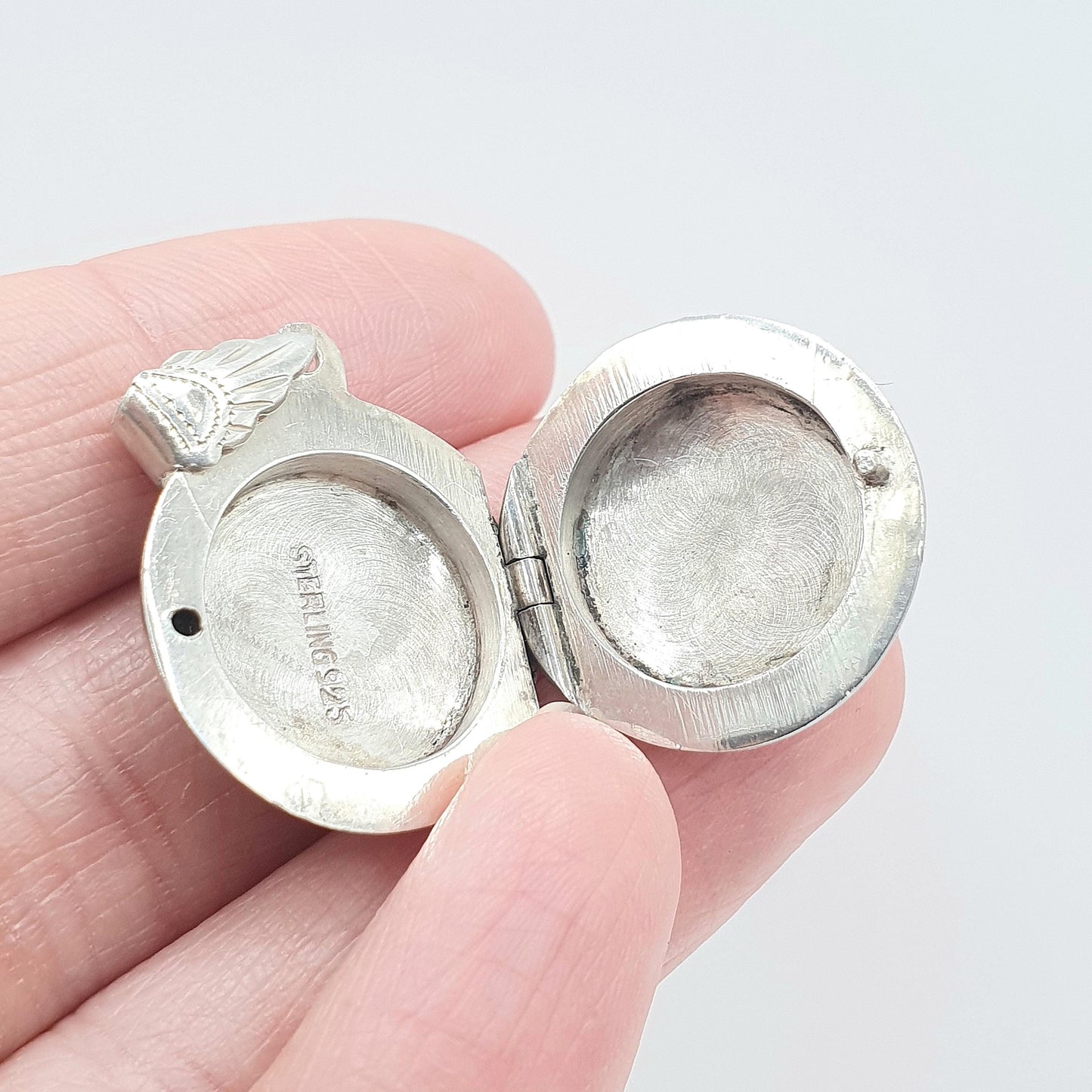 Vintage Sterling Silver Round Locket Engraved Both Sides Photo Pendant Necklace Keepsake Womens Jewelry Jewellery Unisex Mens