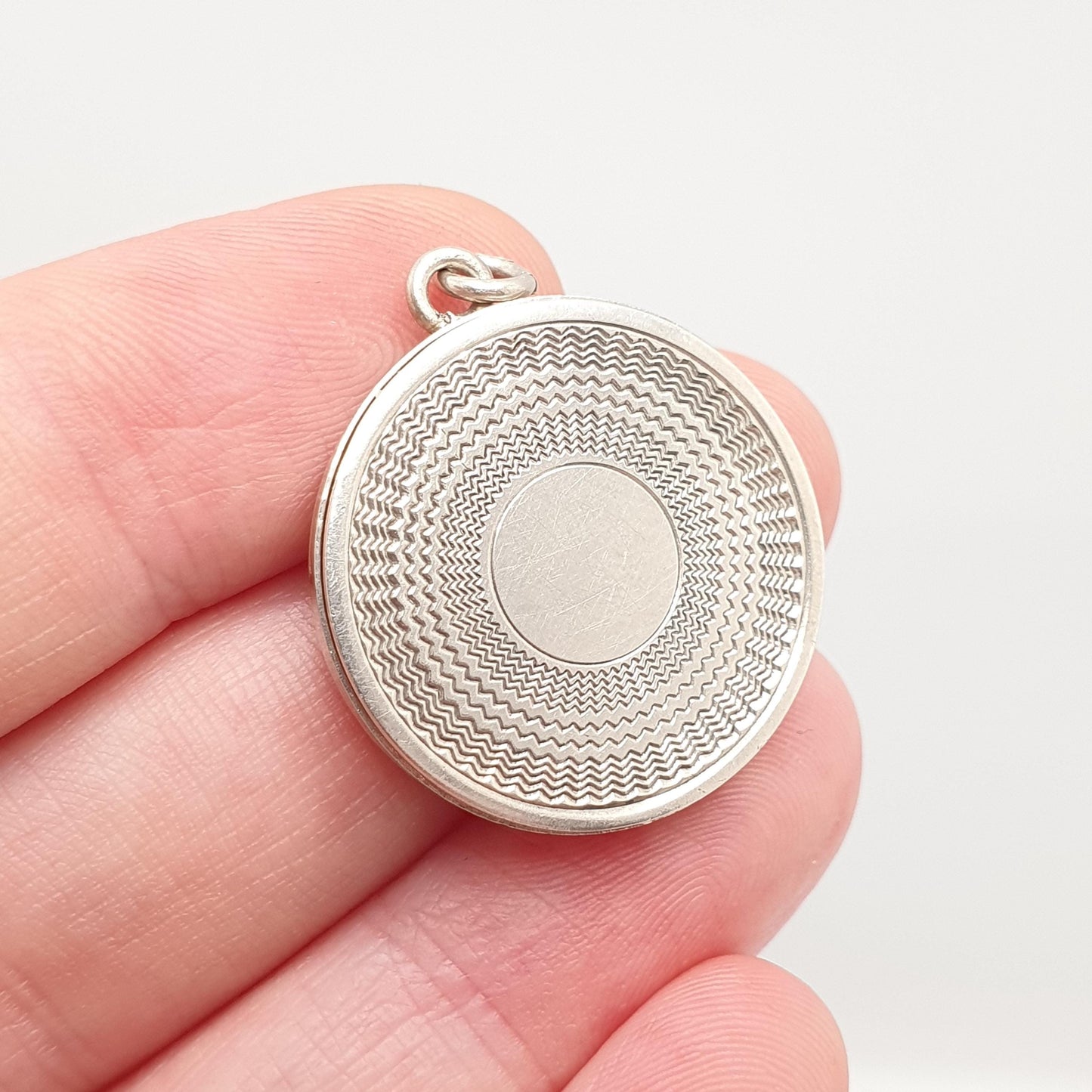 Antique Sterling Silver Locket Art Deco Geometric Pattern Round Circle Necklace Pendant 1920s Picture Photo Jewelry Vintage Jewellery
