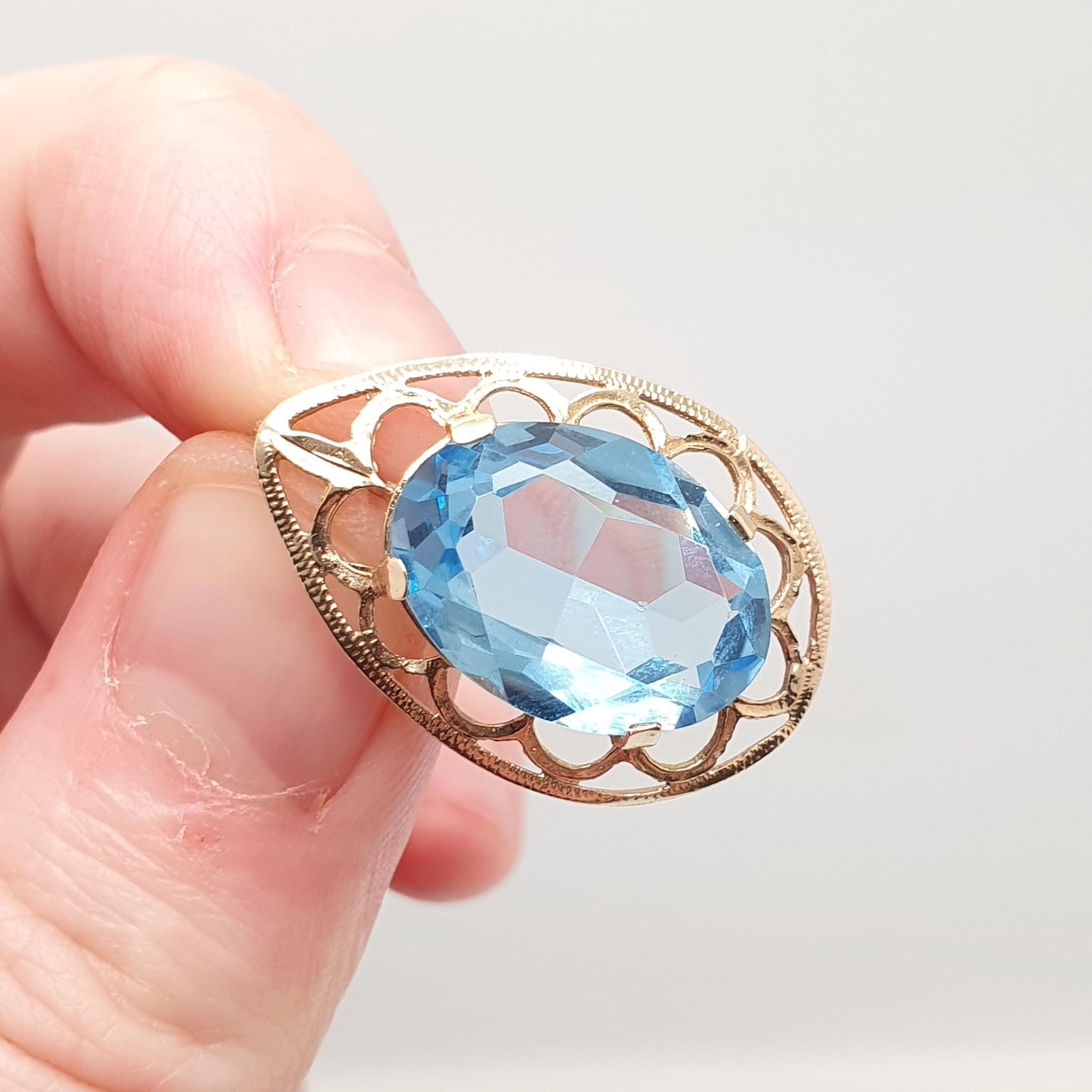 Vintage 9k 9ct Gold Aquamarine Crystal Necklace Pendant Oval Cut Solid 375 Gemstone Cute Sky Blue Retro Womens Ladies Jewelry Jewellery