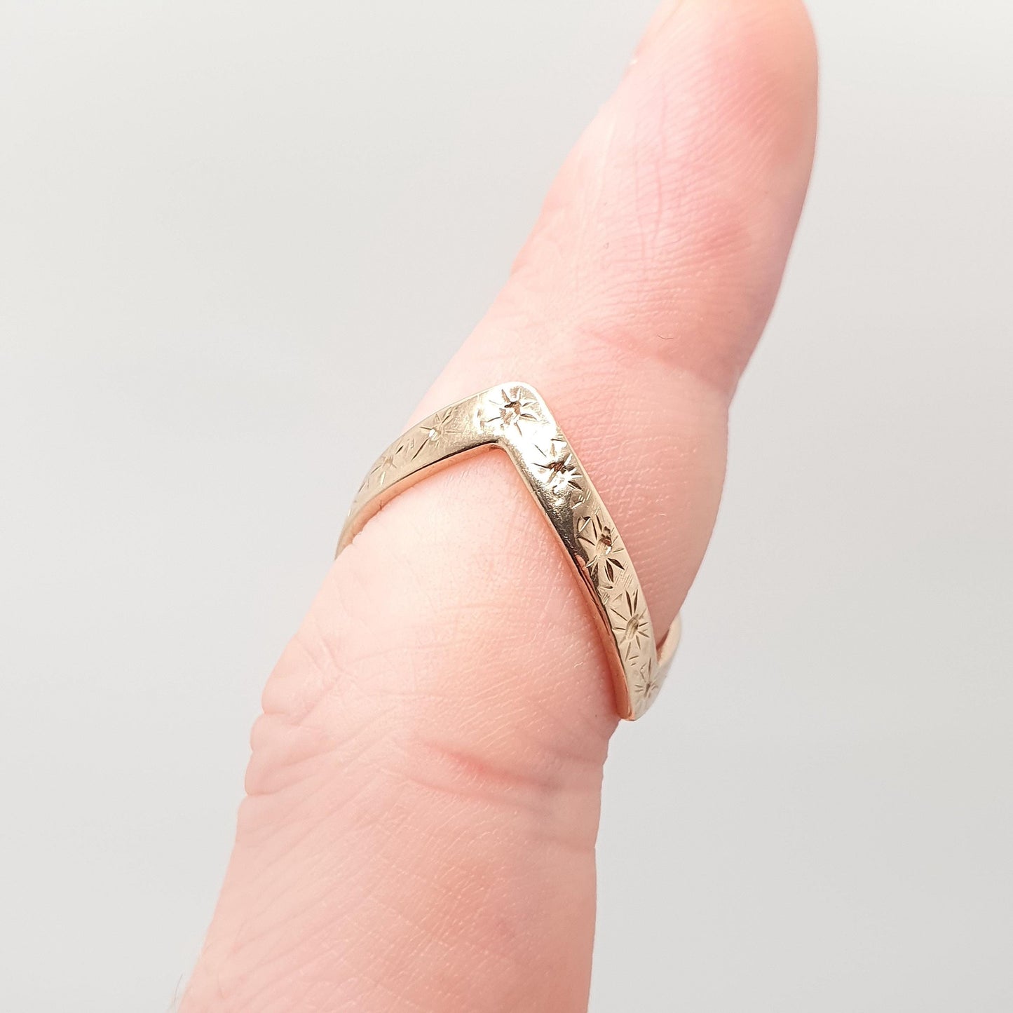 Vintage 9ct 9k Gold Wishbone Ring Star Engraved Solid 375 Yellow Double Point V Shape Womens Jewelry Jewellery