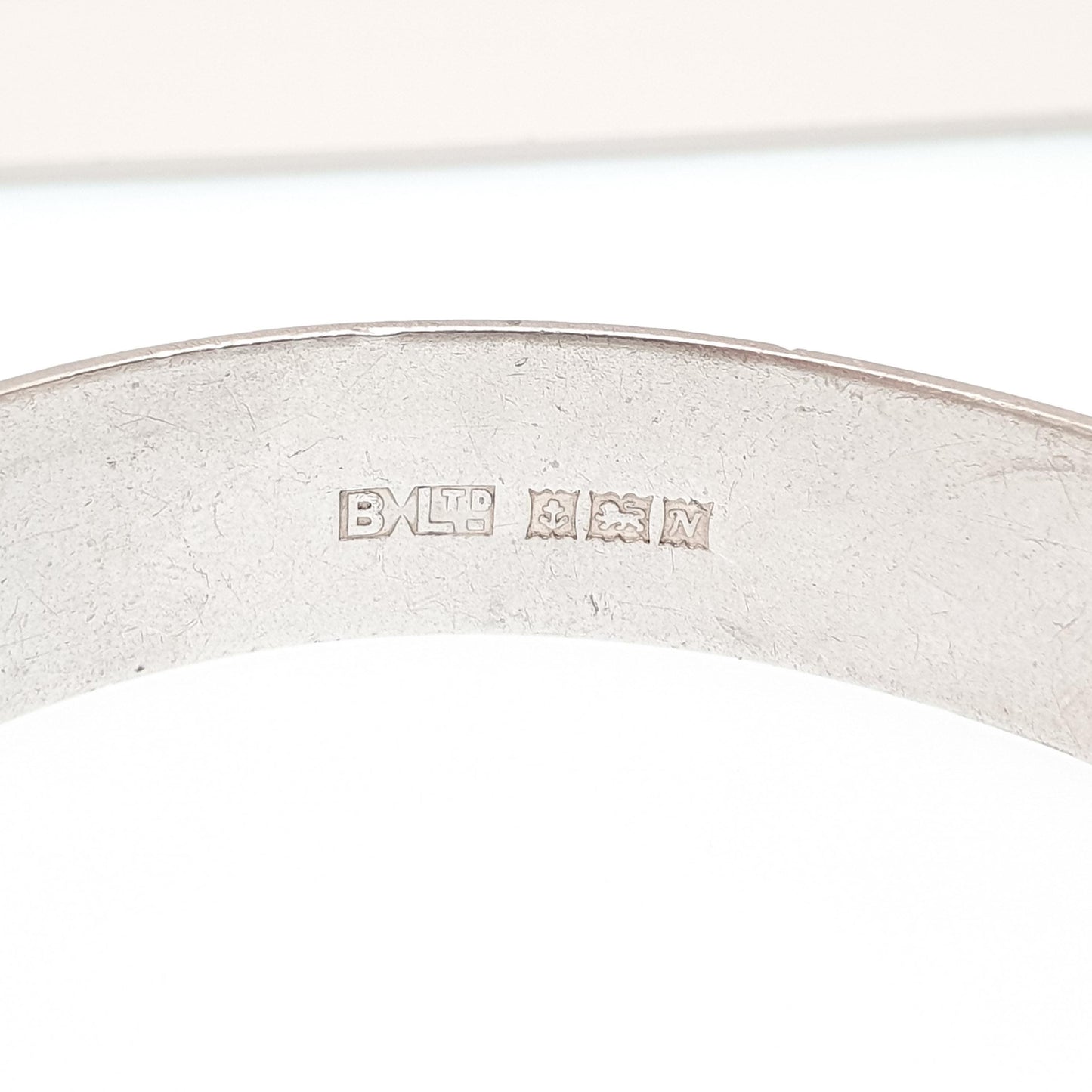 Vintage Sterling Silver Ruby Belt Buckle Bracelet Bangle Star Pattern 1970 Hallmark 35.53g Heavy Genuine Gemstone Jewelry Jewellery