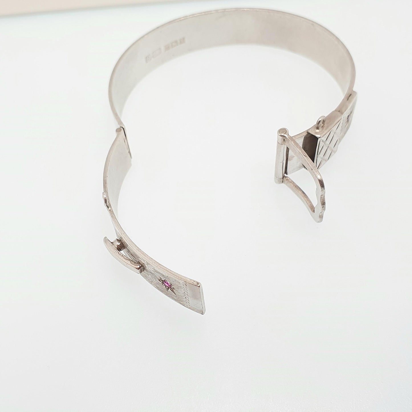 Vintage Sterling Silver Ruby Belt Buckle Bracelet Bangle Star Pattern 1970 Hallmark 35.53g Heavy Genuine Gemstone Jewelry Jewellery