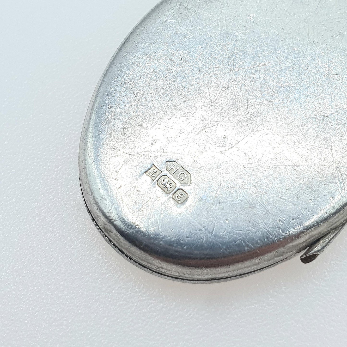 Vintage Sterling Silver Locket Oval Shape Engraved Front Large Necklace Pendant Jewelry Solid 925 Womens Photo Gift Jewellery