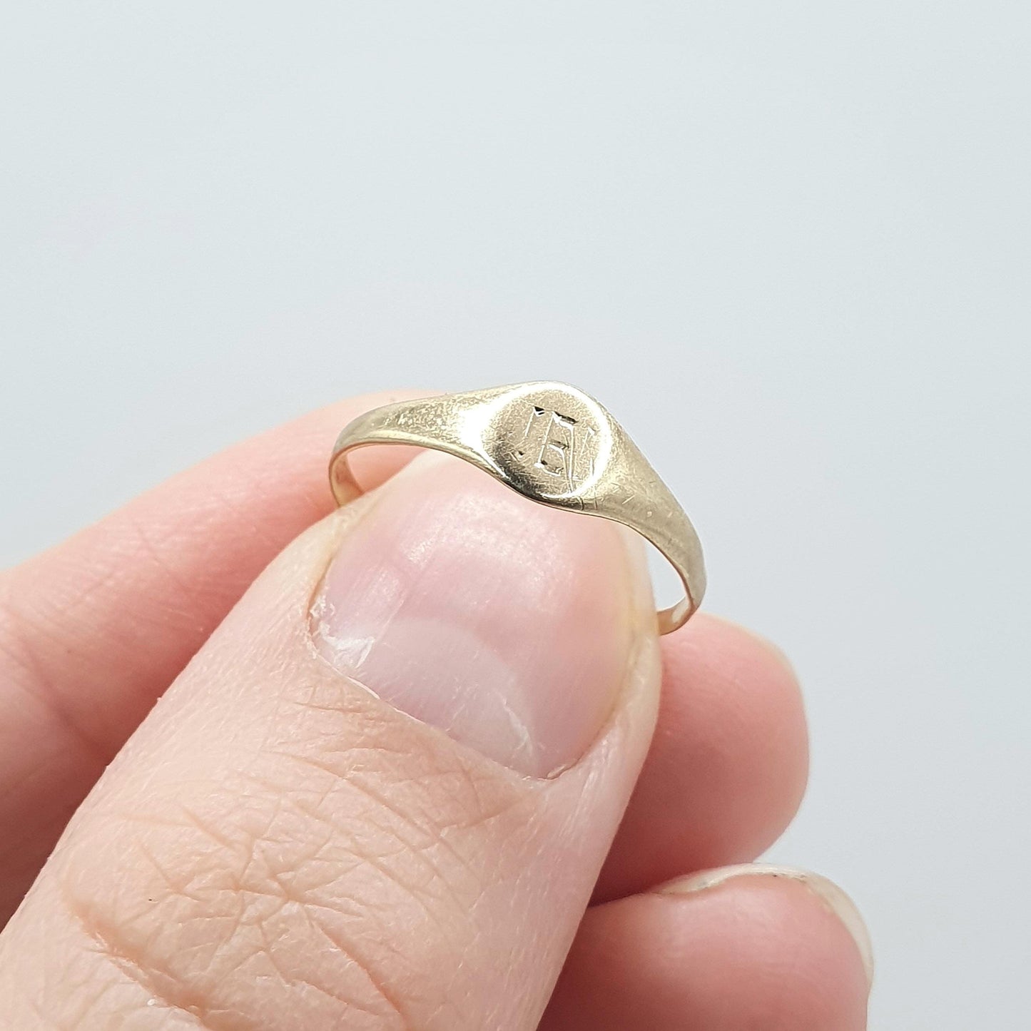 Antique 9ct Gold Signet Ring Initials IEI on Face Round Cute Keepsake Gift Small Vintage UK K US 5.25 Womens Jewelry Jewellery
