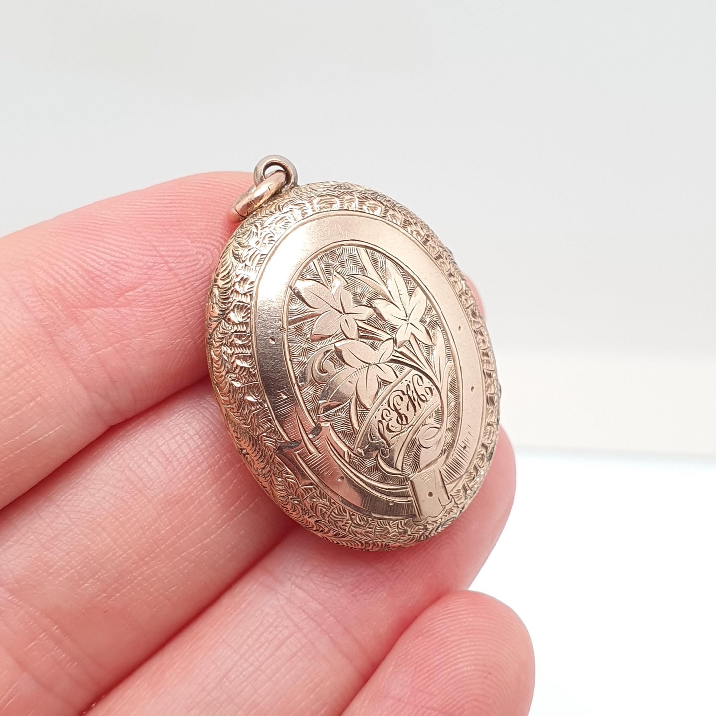 Antique 9ct Rose Gold Locket Oval Victorian Solid 9k 375 Back and Front Hand Engraved Pendant Necklace Jewelry Jewellery