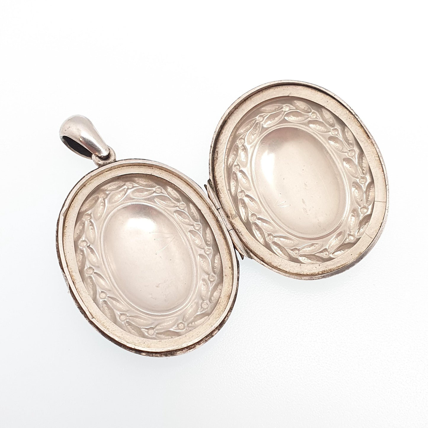 Antique Victorian Solid Silver Locket Wreath Leaf Border Big Large Oval Pendant Picture Photo Vintage 1800s Jewelry Jewellery