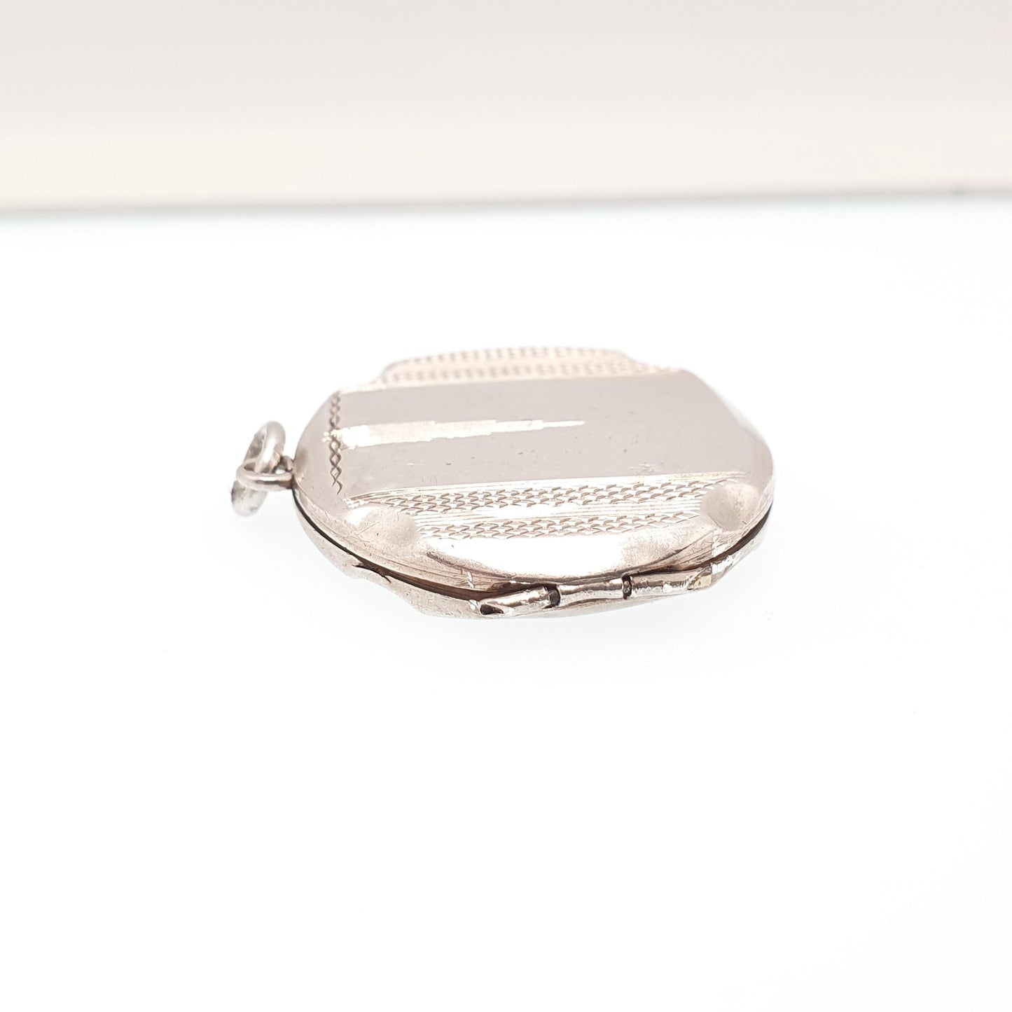 Antique Solid Silver Locket Art Deco Geometric Pattern Round Circle Necklace Pendant Rare Fine 1920s Picture Photo Jewelry Vintage Jewellery