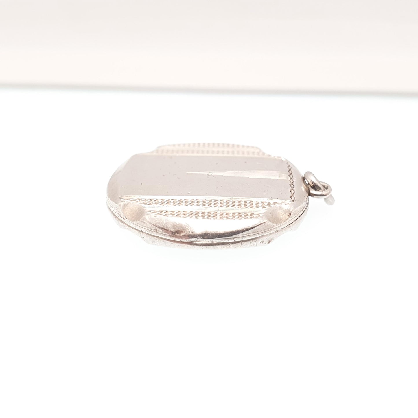 Antique Solid Silver Locket Art Deco Geometric Pattern Round Circle Necklace Pendant Rare Fine 1920s Picture Photo Jewelry Vintage Jewellery