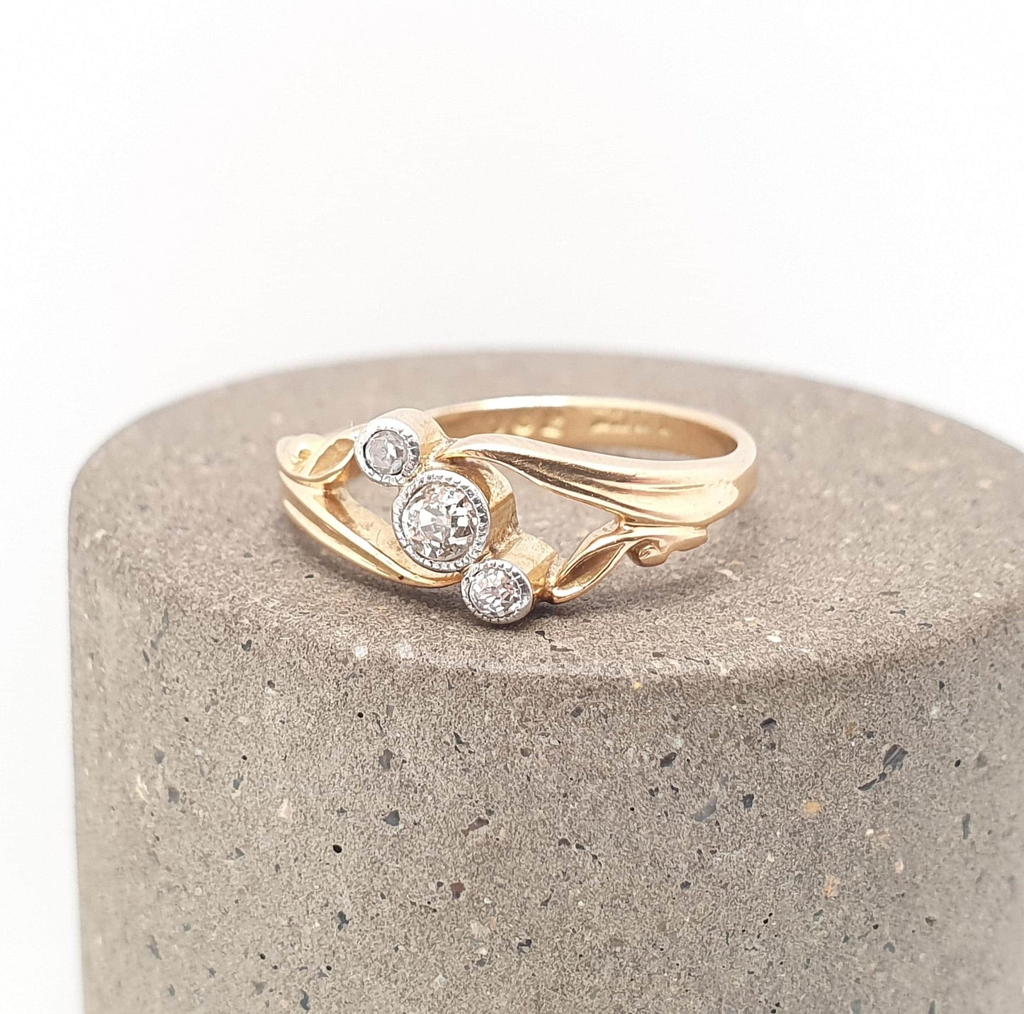 Antique 18ct 18k Gold Diamond Ring Triple Old Cut Trilogy Diagonal 1920s Fine Estate Solid 750 Womens Jewelry Jewellery