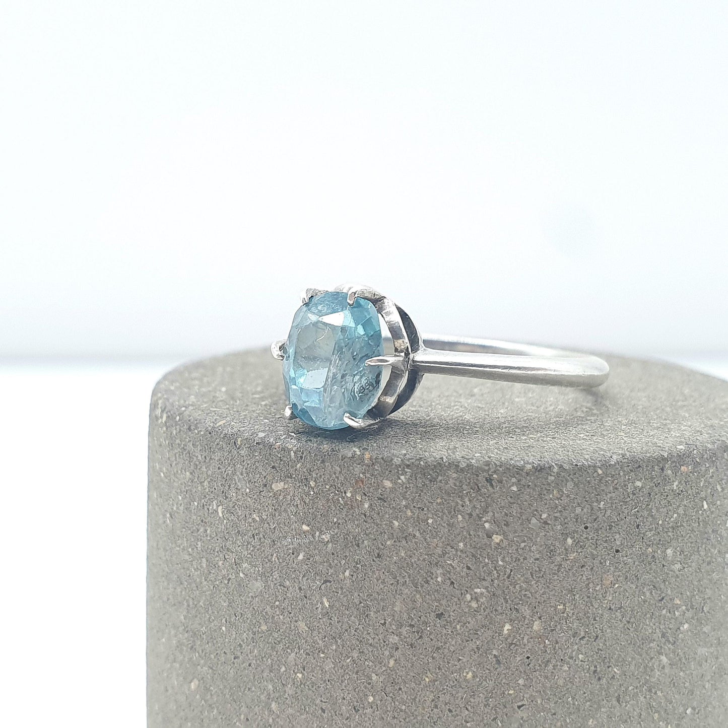 Vintage Sterling Silver Natural Swiss Topaz Solitaire Ring Oval Cut Sky Blue Gemstone Solid 925 Womens Ladies Jewelry
