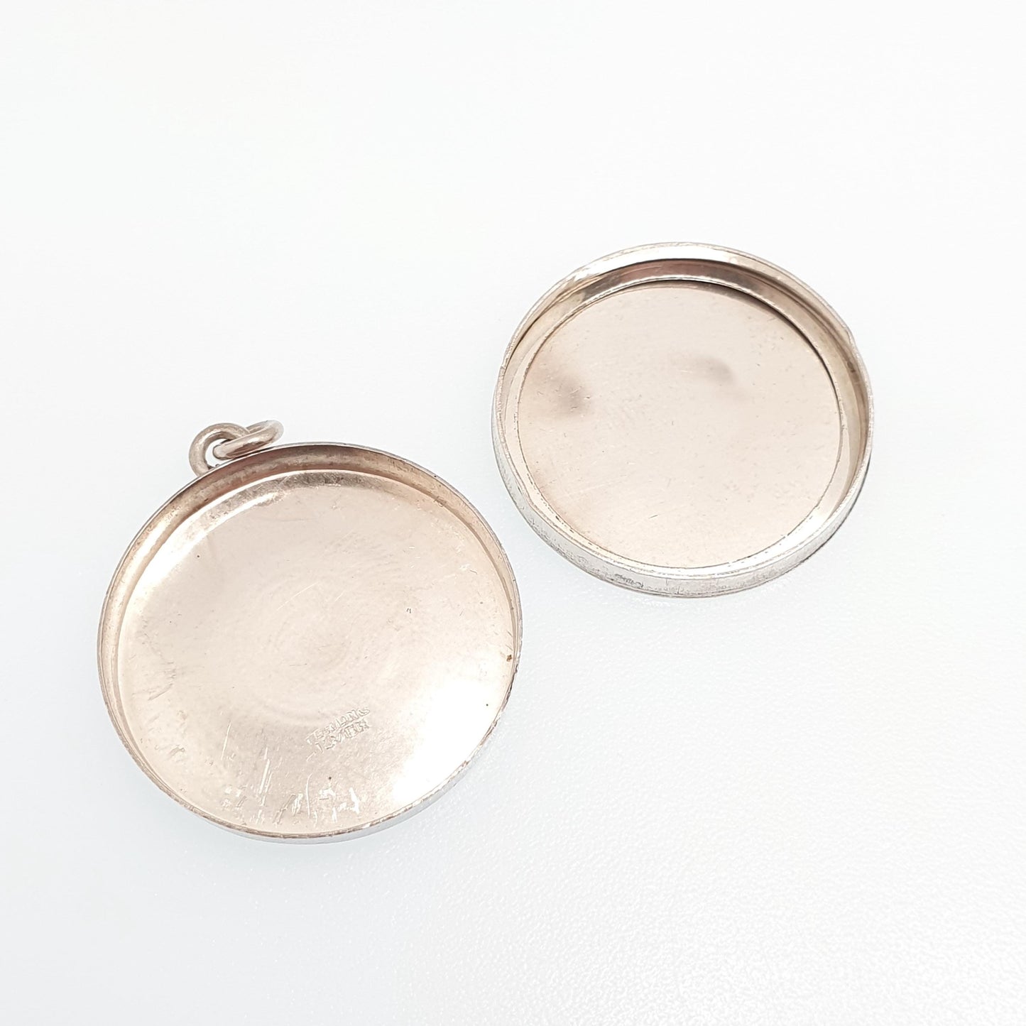 Antique Sterling Silver Locket Art Deco Geometric Pattern Round Circle Necklace Pendant 1920s Picture Photo Jewelry Vintage Jewellery