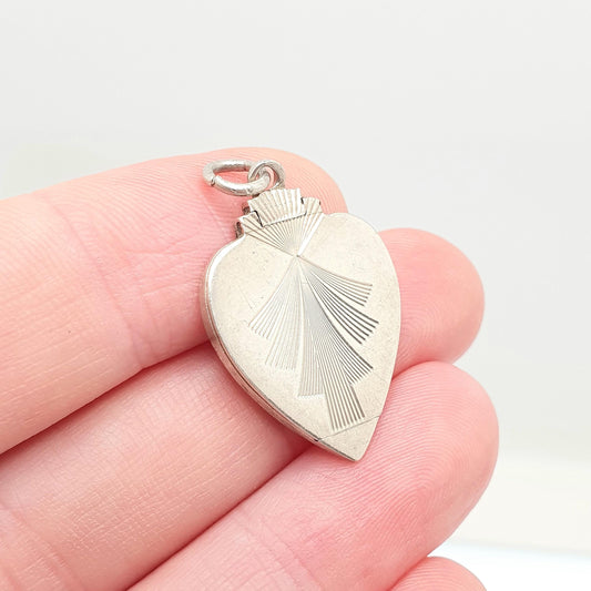 Antique Sterling Silver Locket Art Deco Heart Shape Geometric Pattern Arrow Necklace Pendant 1920s Picture Photo Jewelry Vintage Jewellery