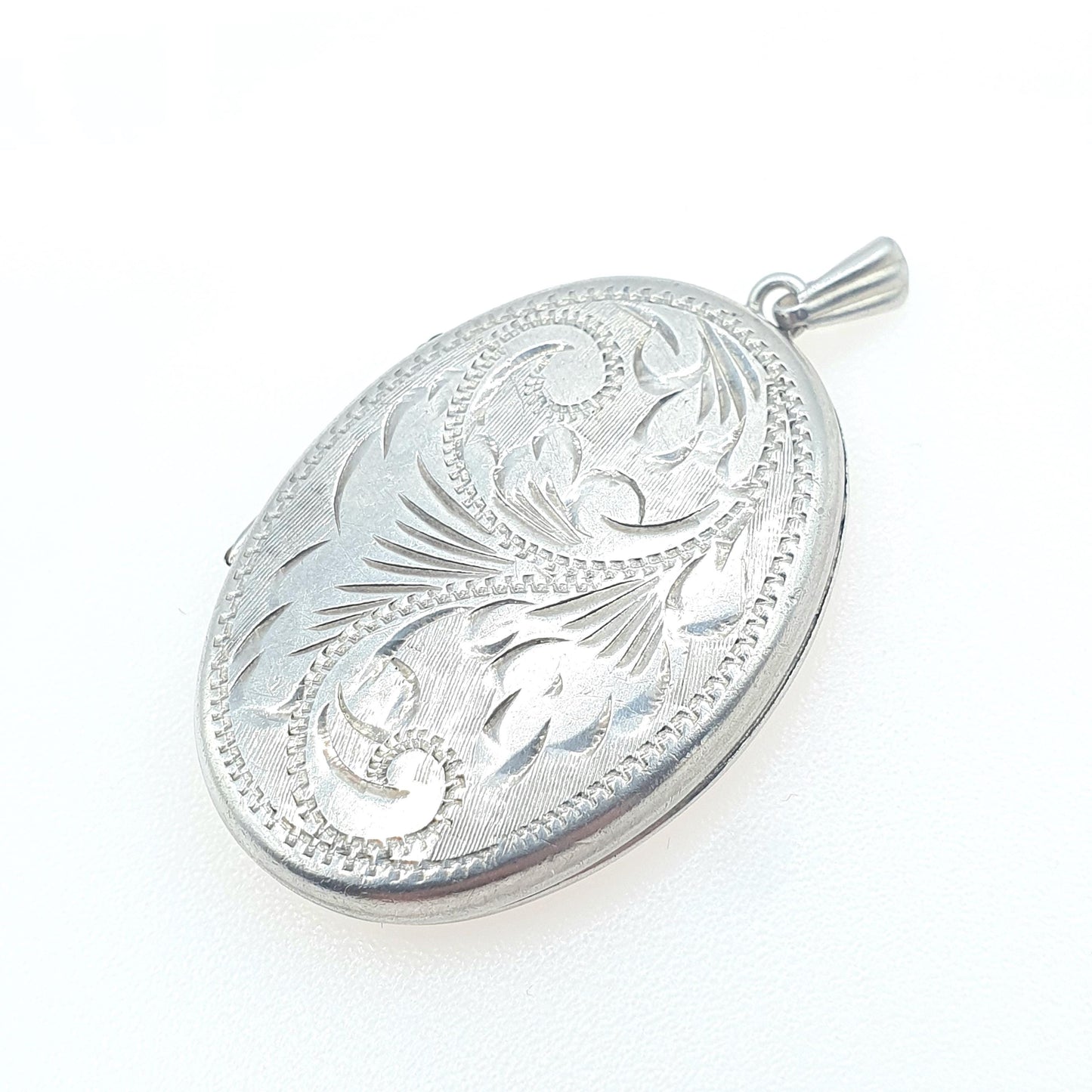 Vintage Sterling Silver Locket Oval Shape Engraved Front Large Necklace Pendant Jewelry Solid 925 Womens Photo Gift Jewellery