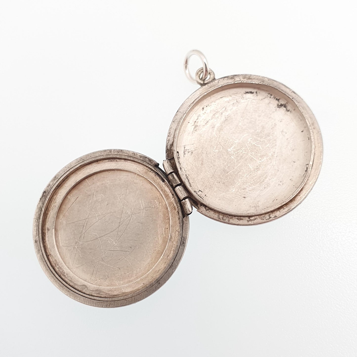 Antique Sterling Silver Locket Round Engine Turned Geometric Pattern Round Circle Necklace Pendant Picture Photo Jewelry Vintage Jewellery