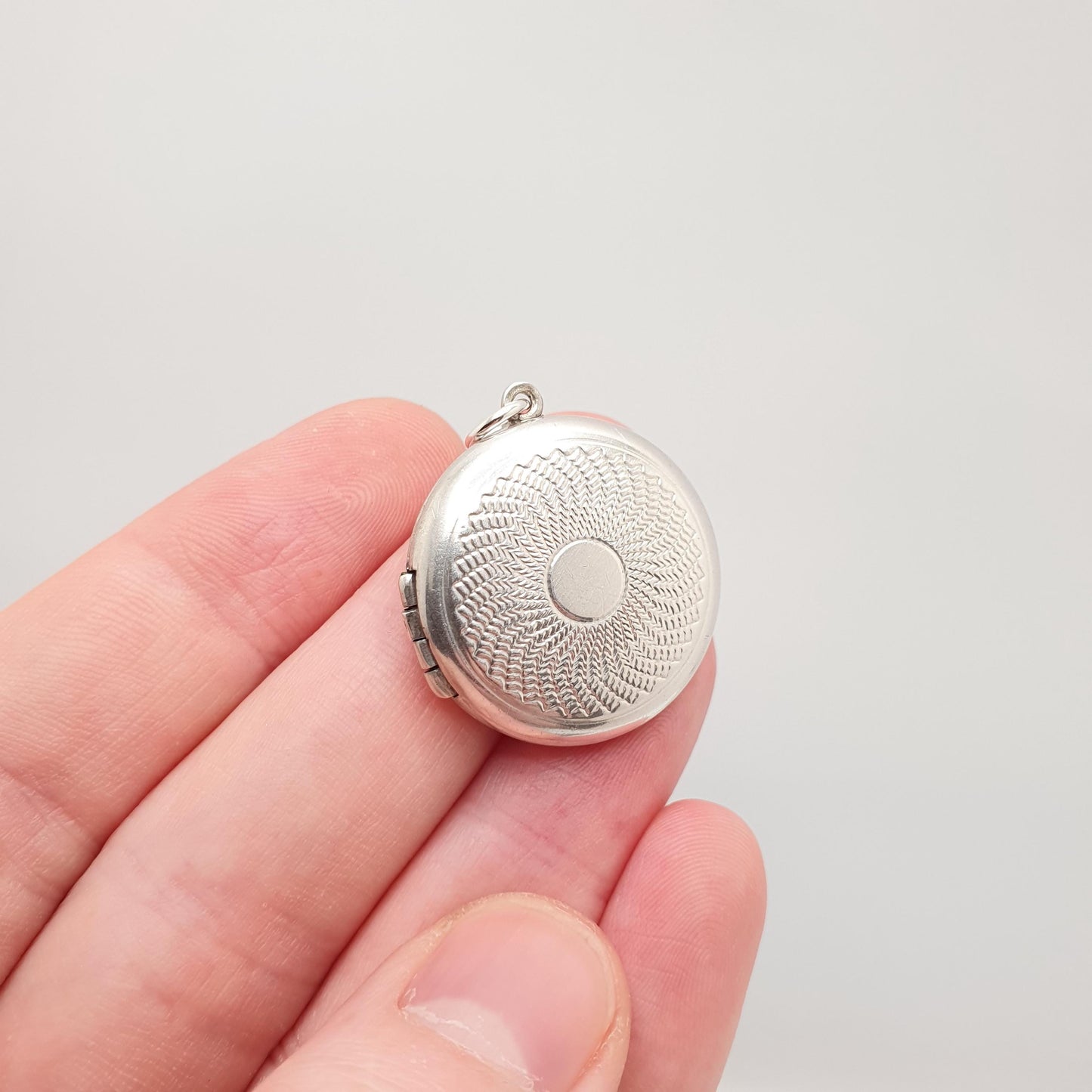 Antique Sterling Silver Locket Round Engine Turned Geometric Pattern Round Circle Necklace Pendant Picture Photo Jewelry Vintage Jewellery