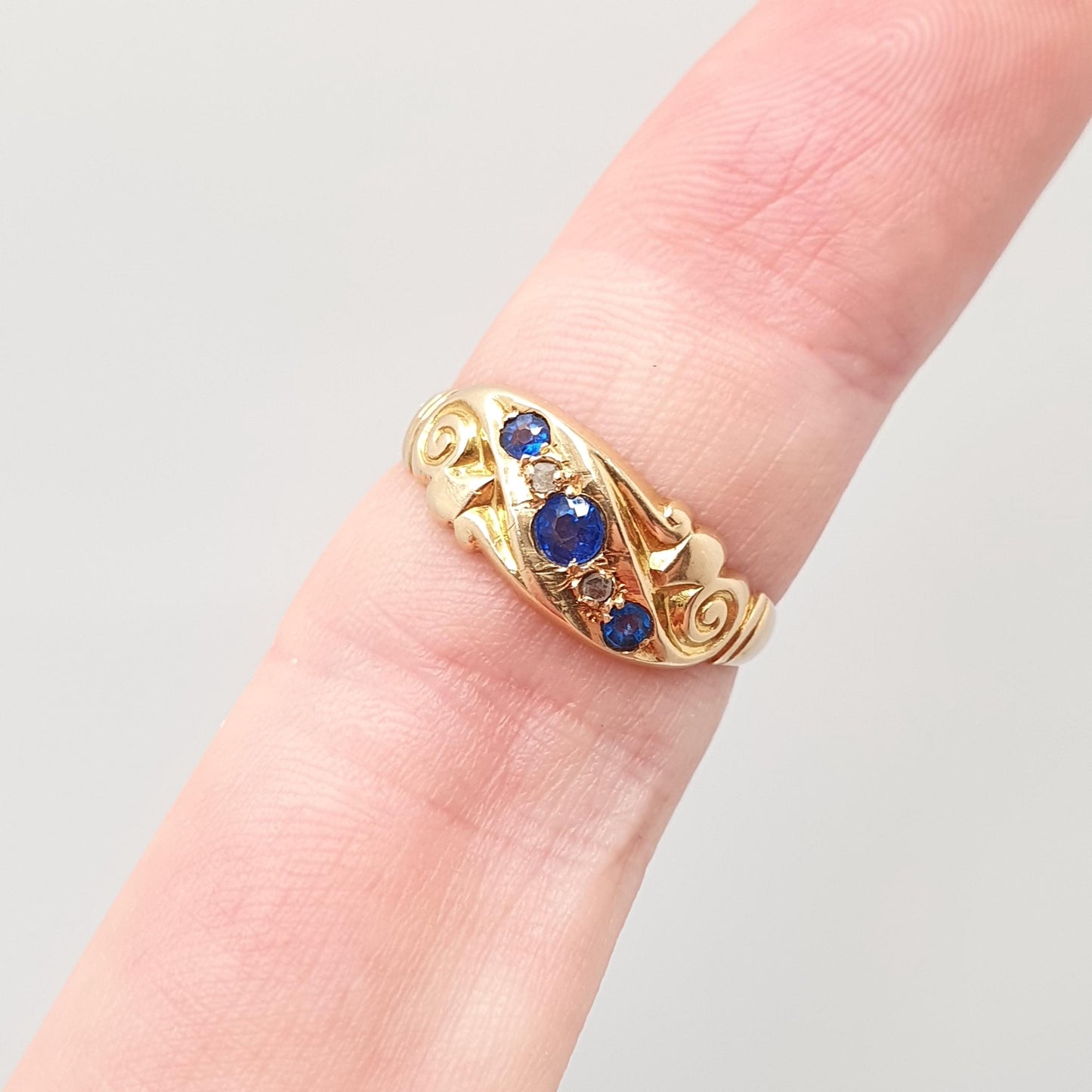 Antique 18ct 18k Gold Diamond & Sapphire Ring Solid 750 1916 Hallmark Scroll Five Gemstone Vintage Jewelry Jewellery