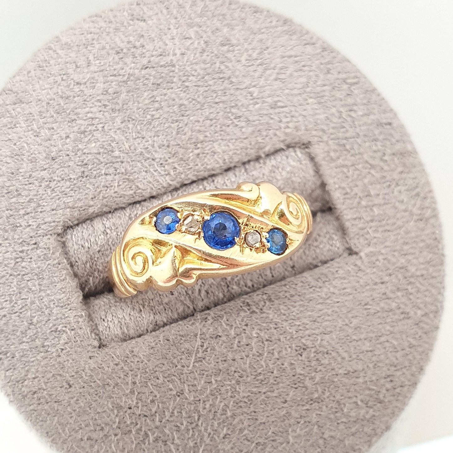 Antique 18ct 18k Gold Diamond & Sapphire Ring Solid 750 1916 Hallmark Scroll Five Gemstone Vintage Jewelry Jewellery