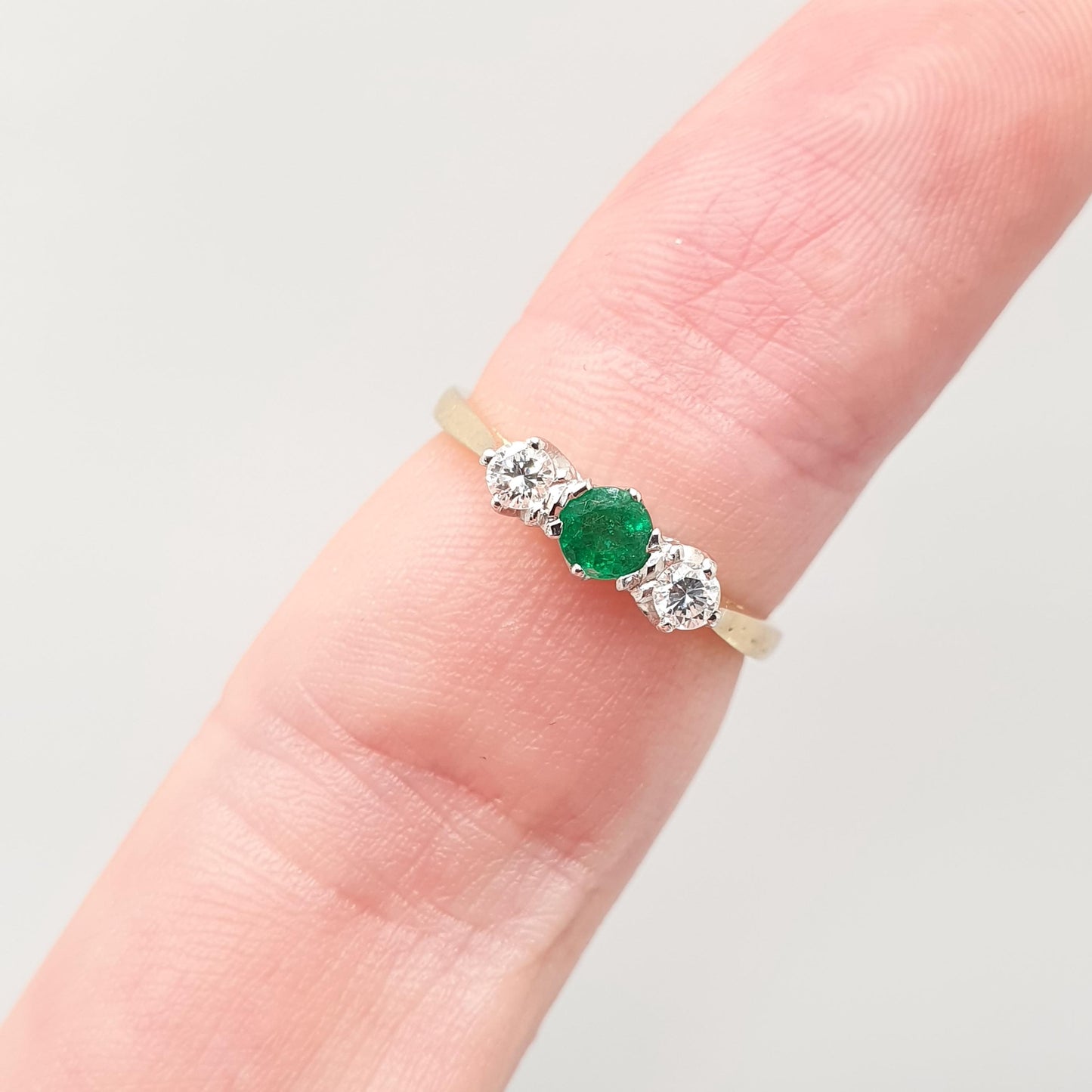 Vintage 18ct Gold Diamond & Emerald Ring Trilogy Solid 18k 18kt 750 Natural Gemstones Jewelry Jewellery