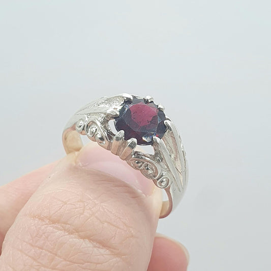 Vintage Solid Silver Garnet Gypsy Ring Solitaire Round Cut Pyrope Gemstone Retro Large Mens Womens Jewellery Jewlery UK U US 10
